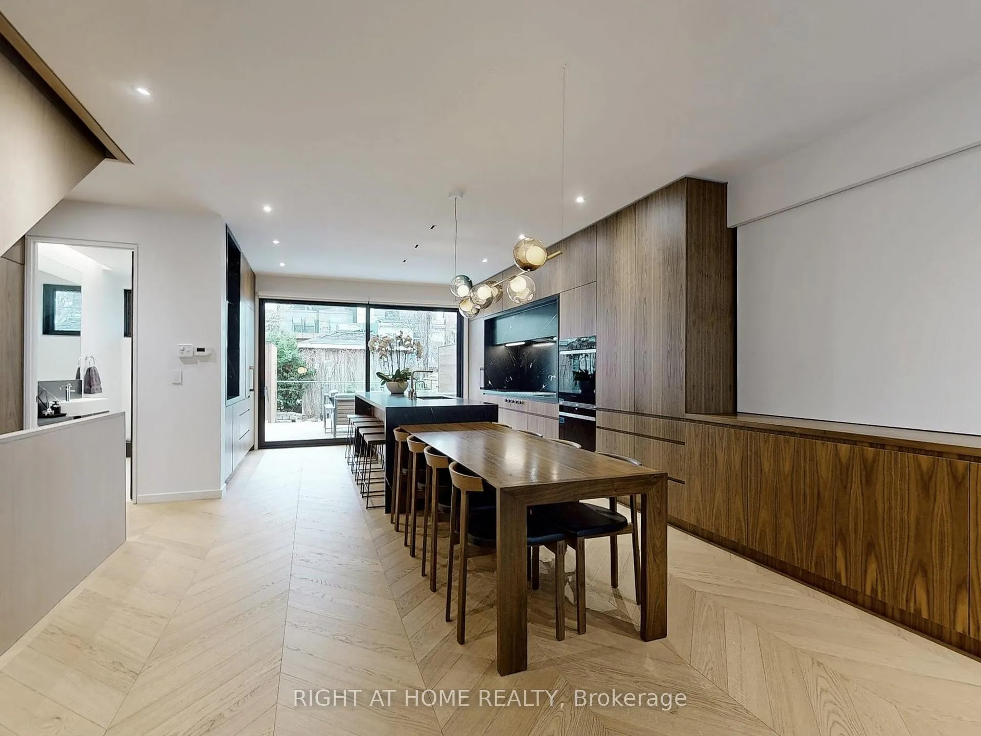 Photo 5 of 15 Durie Street E, Toronto, High Park-Swansea — HOMEH