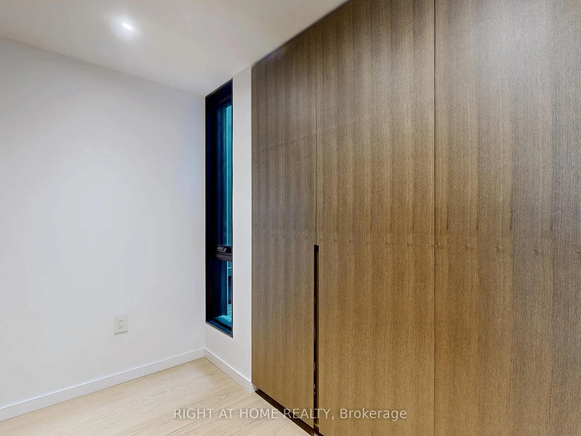 Photo 14 of 15 Durie Street E, Toronto, High Park-Swansea — HOMEH