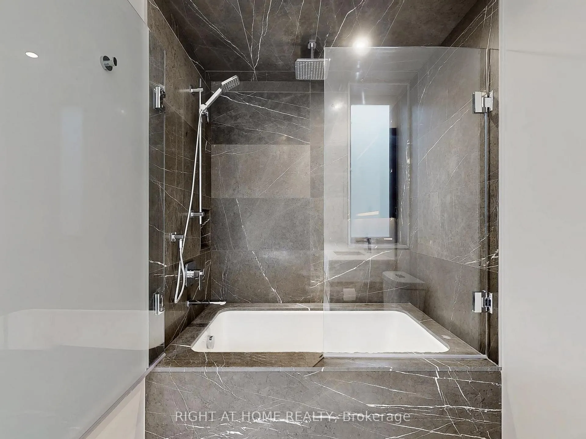 Photo 20 of 15 Durie Street E, Toronto, High Park-Swansea — HOMEH