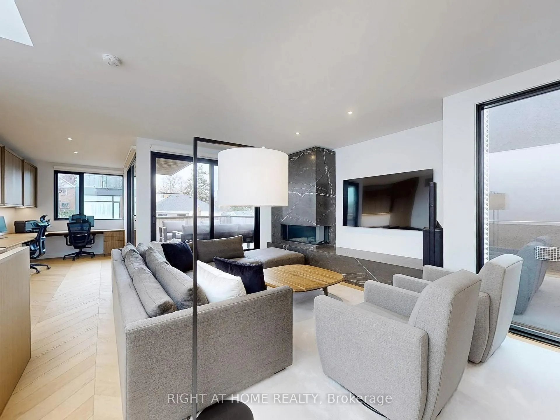 Photo 23 of 15 Durie Street E, Toronto, High Park-Swansea — HOMEH