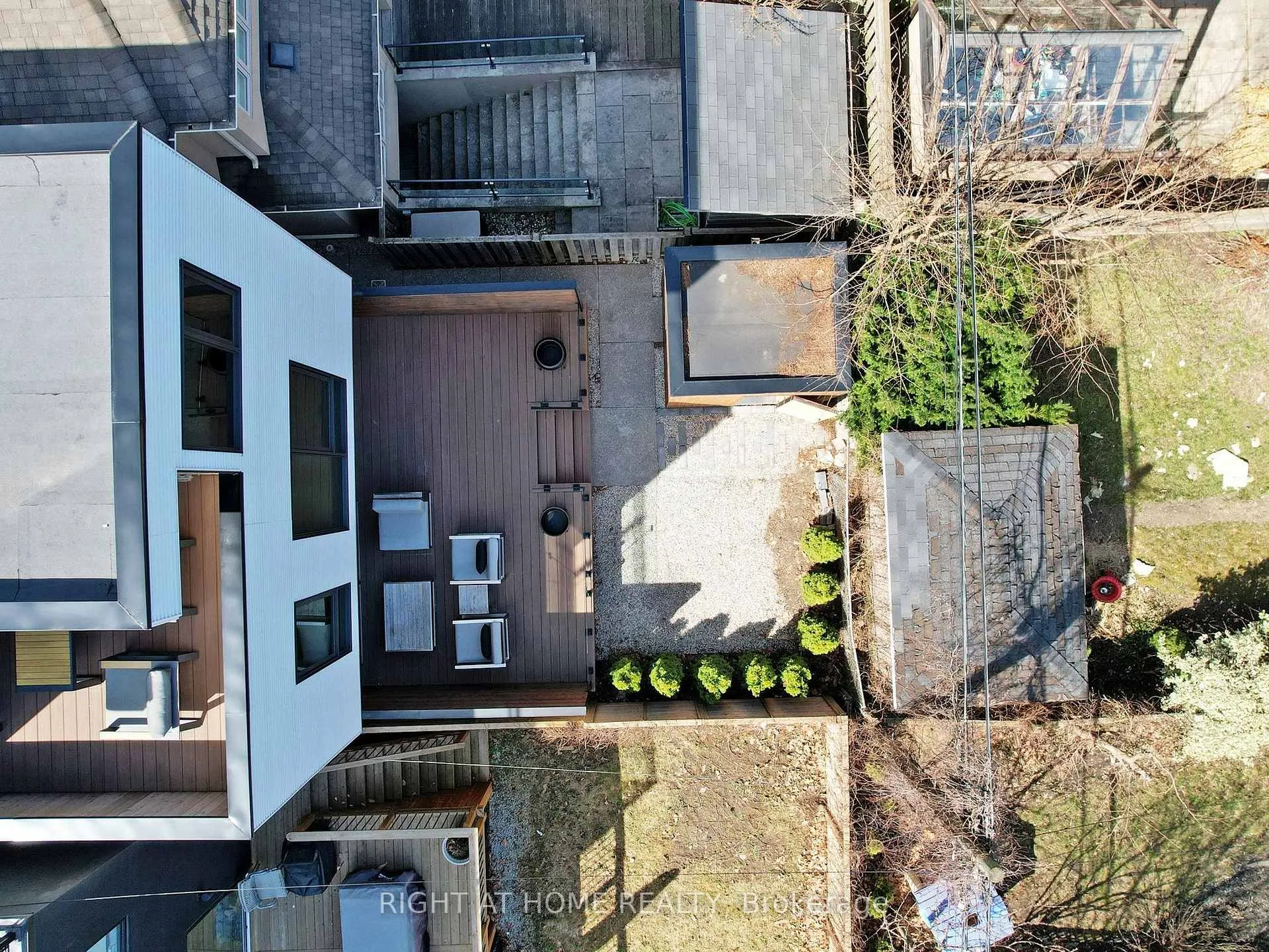 Photo 45 of 15 Durie Street E, Toronto, High Park-Swansea — HOMEH