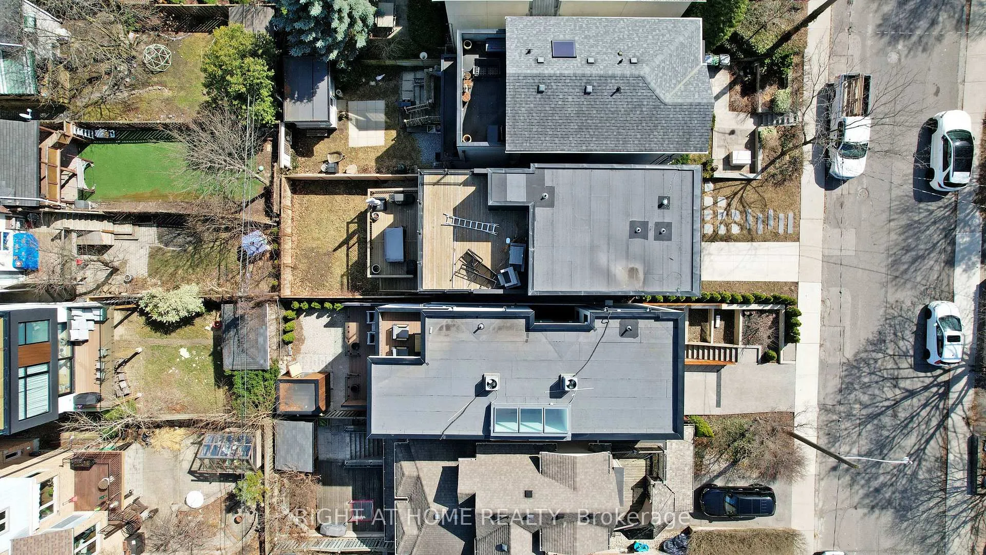 Photo 46 of 15 Durie Street E, Toronto, High Park-Swansea — HOMEH