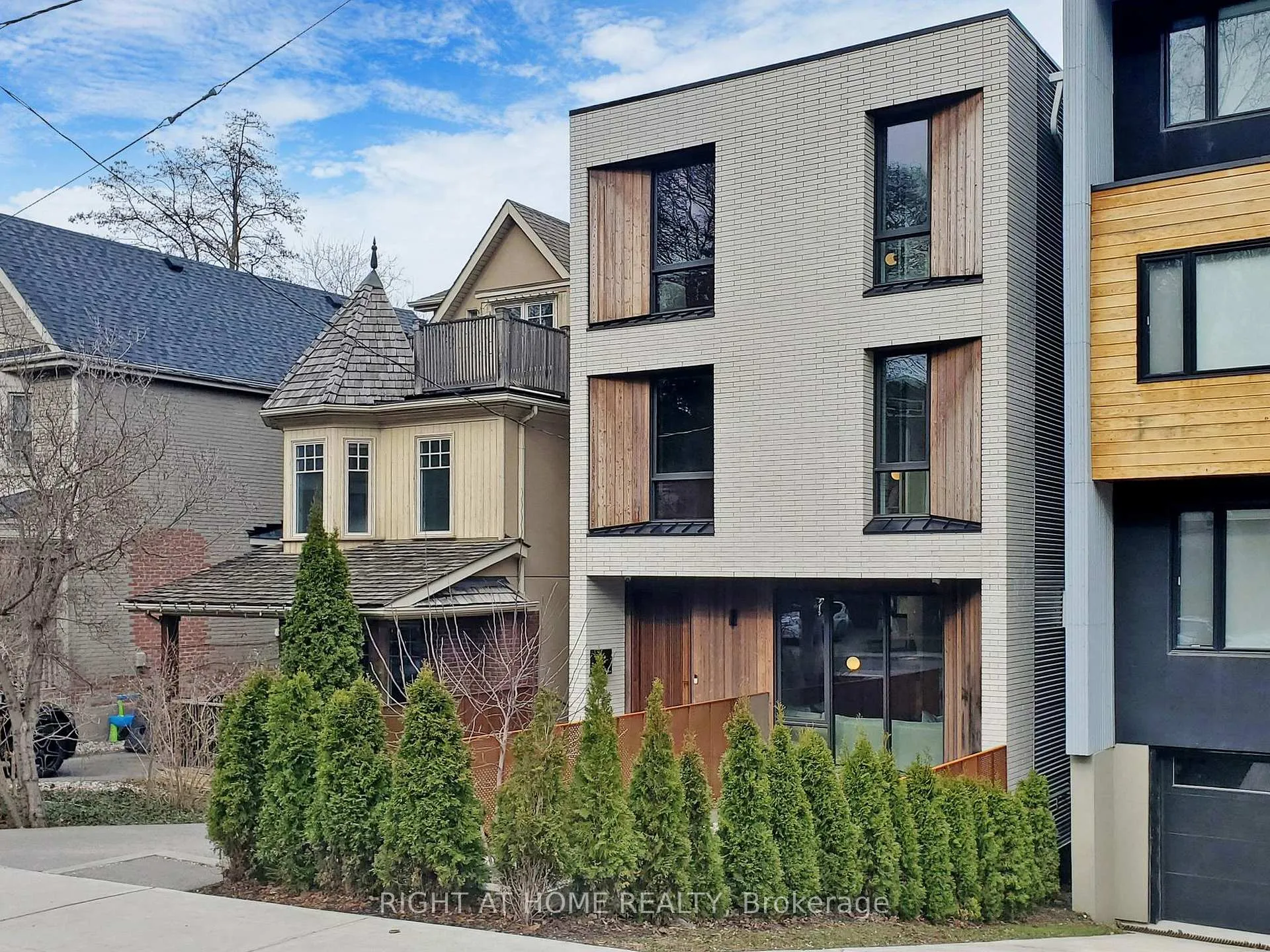 Photo 48 of 15 Durie Street E, Toronto, High Park-Swansea — HOMEH