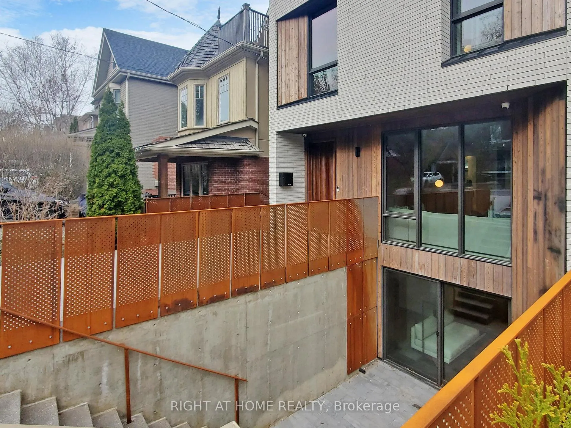 Photo 49 of 15 Durie Street E, Toronto, High Park-Swansea — HOMEH
