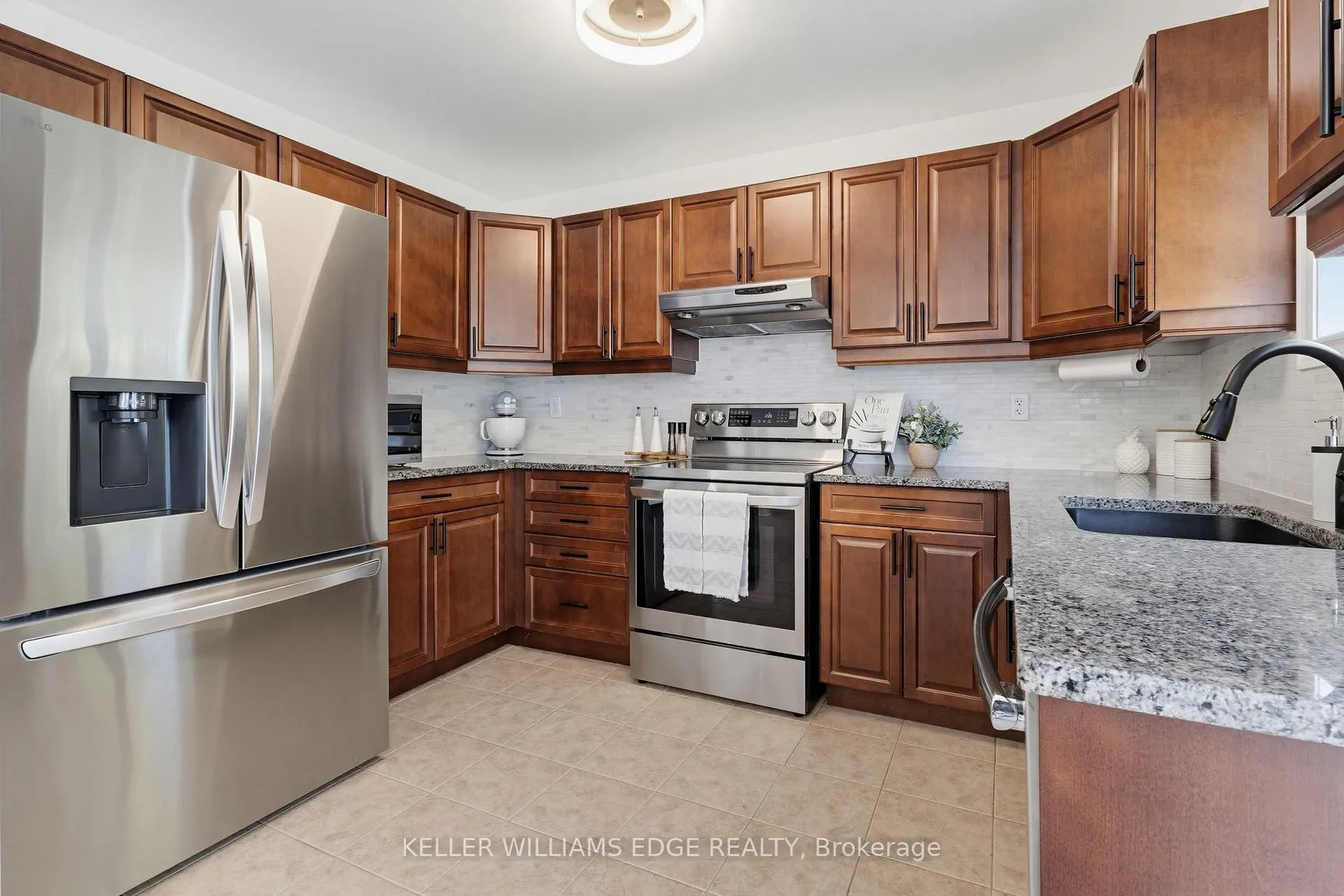 Photo 9 of 5398 Langford Road, Burlington, Orchard — HOMEH