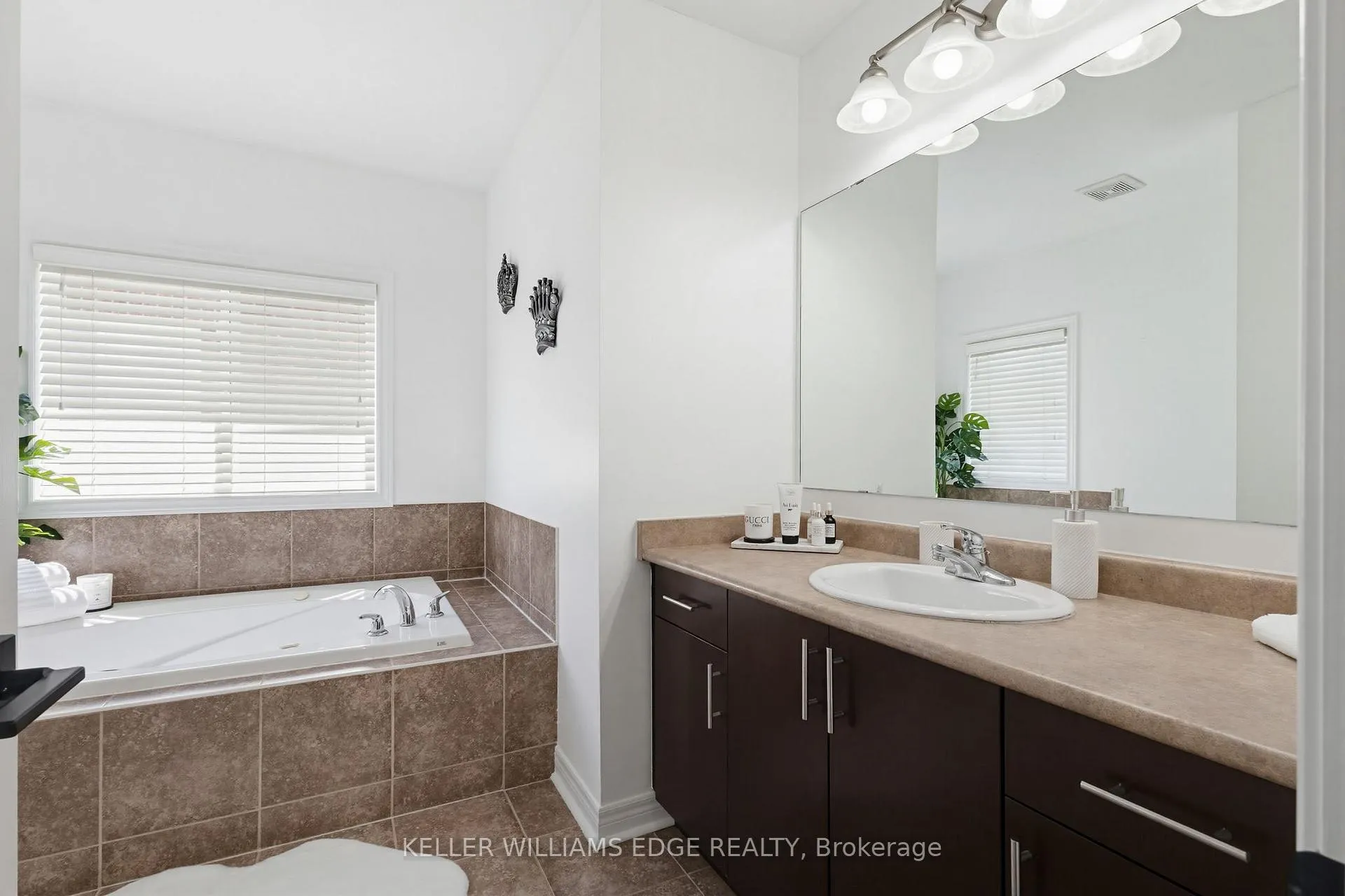 Photo 22 of 5398 Langford Road, Burlington, Orchard — HOMEH