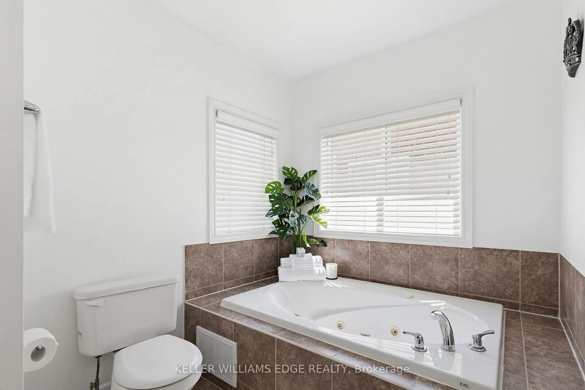 Photo 23 of 5398 Langford Road, Burlington, Orchard — HOMEH