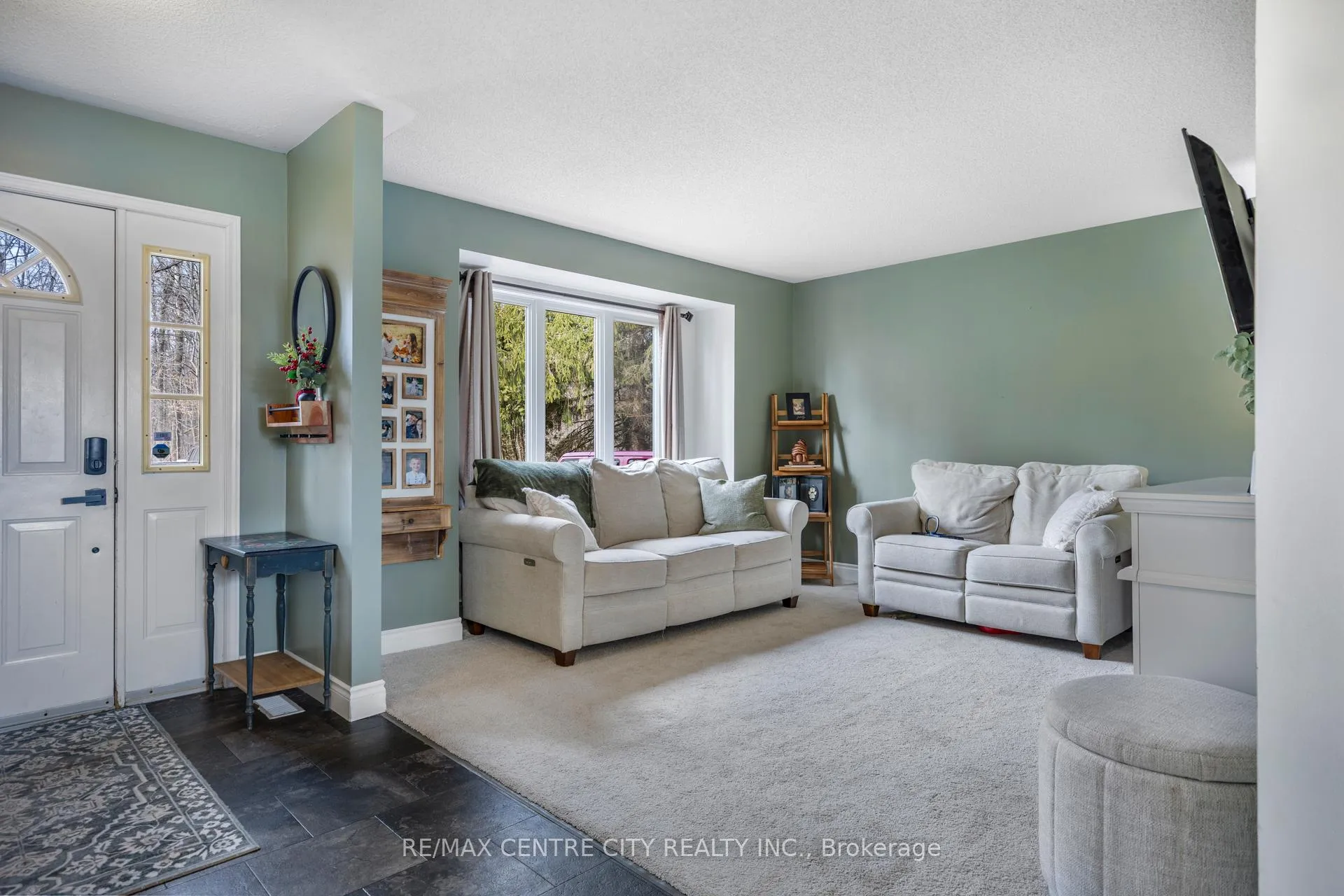 Photo 4 of 2623 Avon Drive, Malahide, Rural Malahide — HOMEH