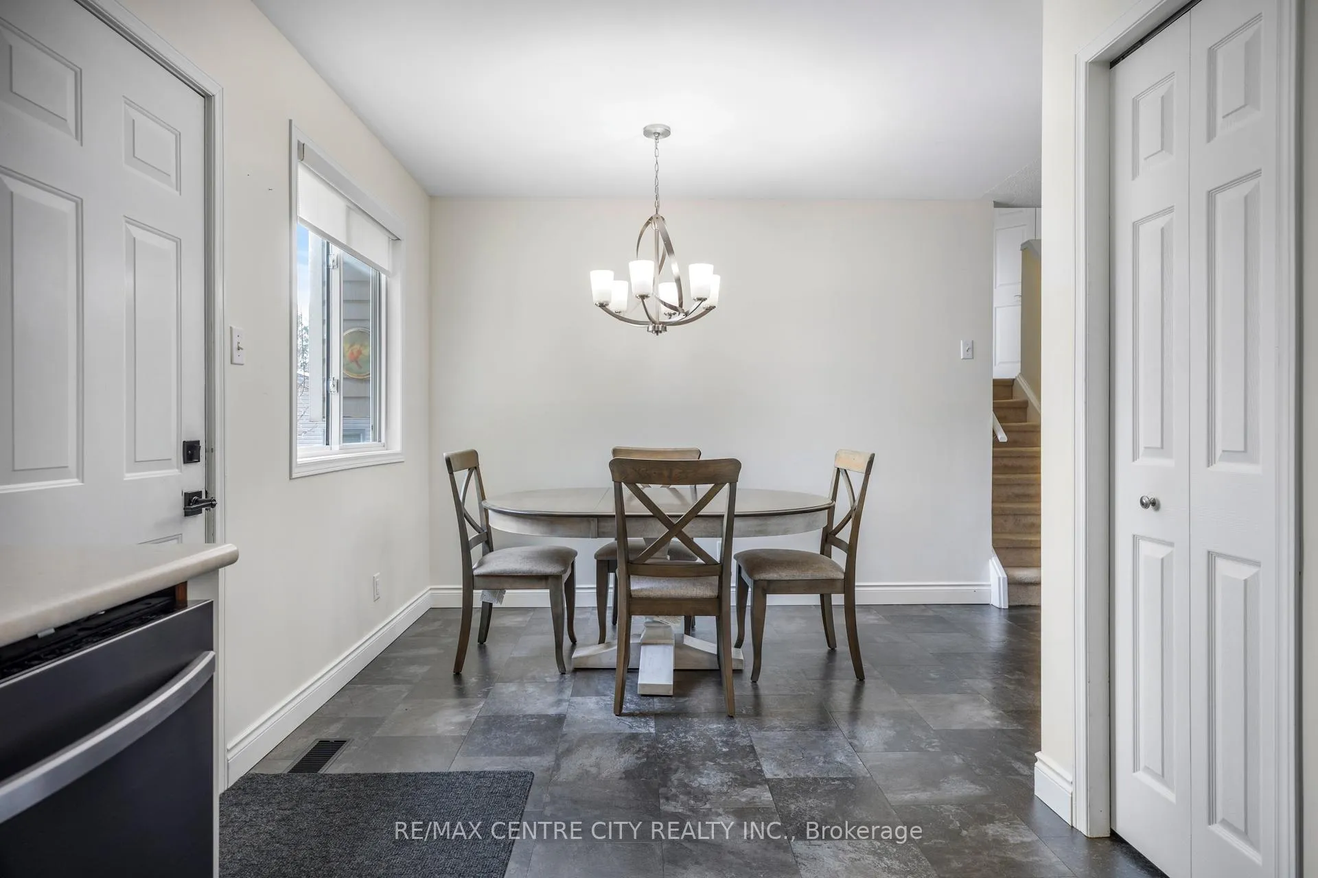 Photo 9 of 2623 Avon Drive, Malahide, Rural Malahide — HOMEH