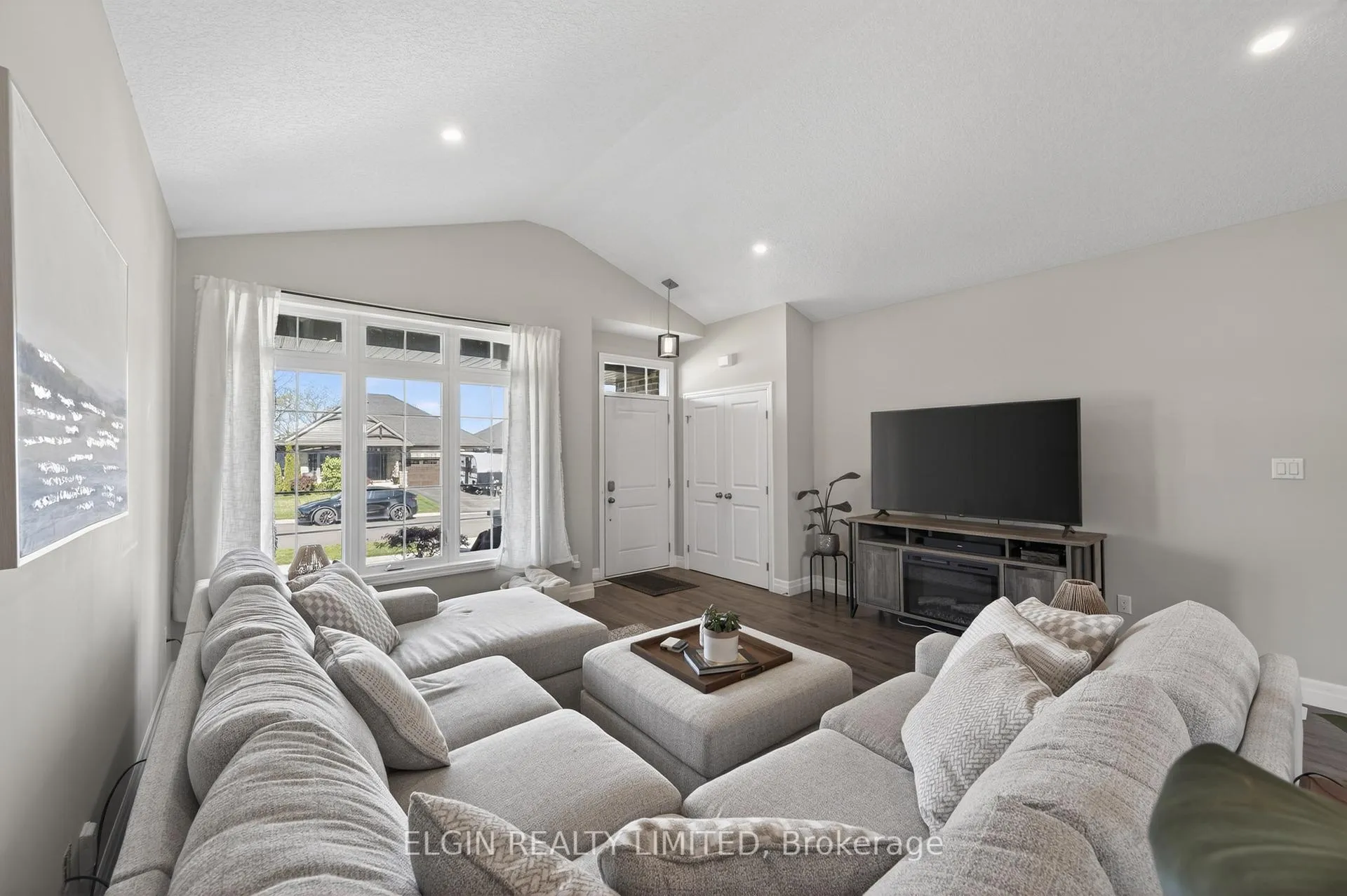 Photo 13 of 6 Royal Dornoch Drive, St. Thomas — HOMEH