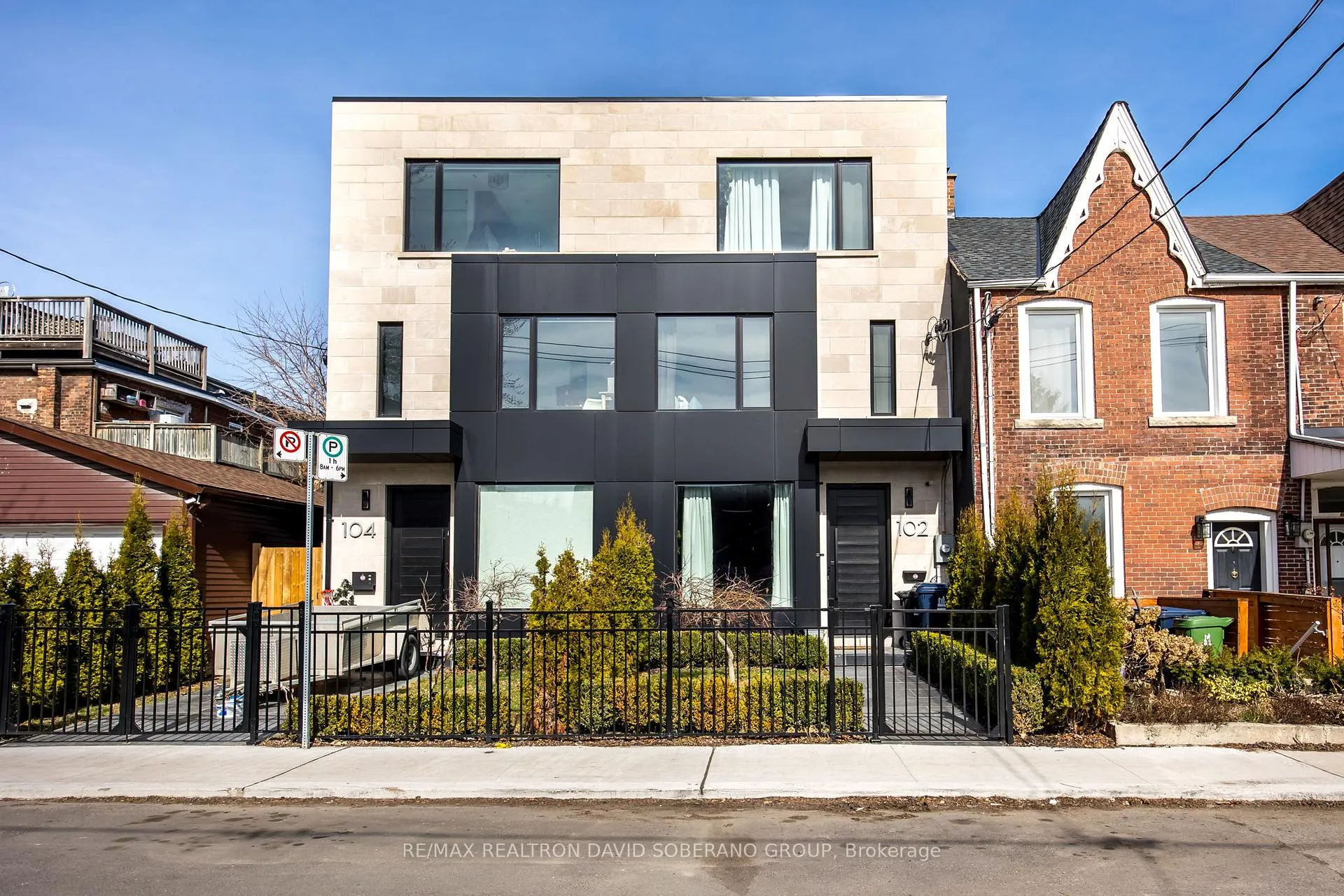Photo 2 of 102 Ulster Street, Toronto, University — HOMEH