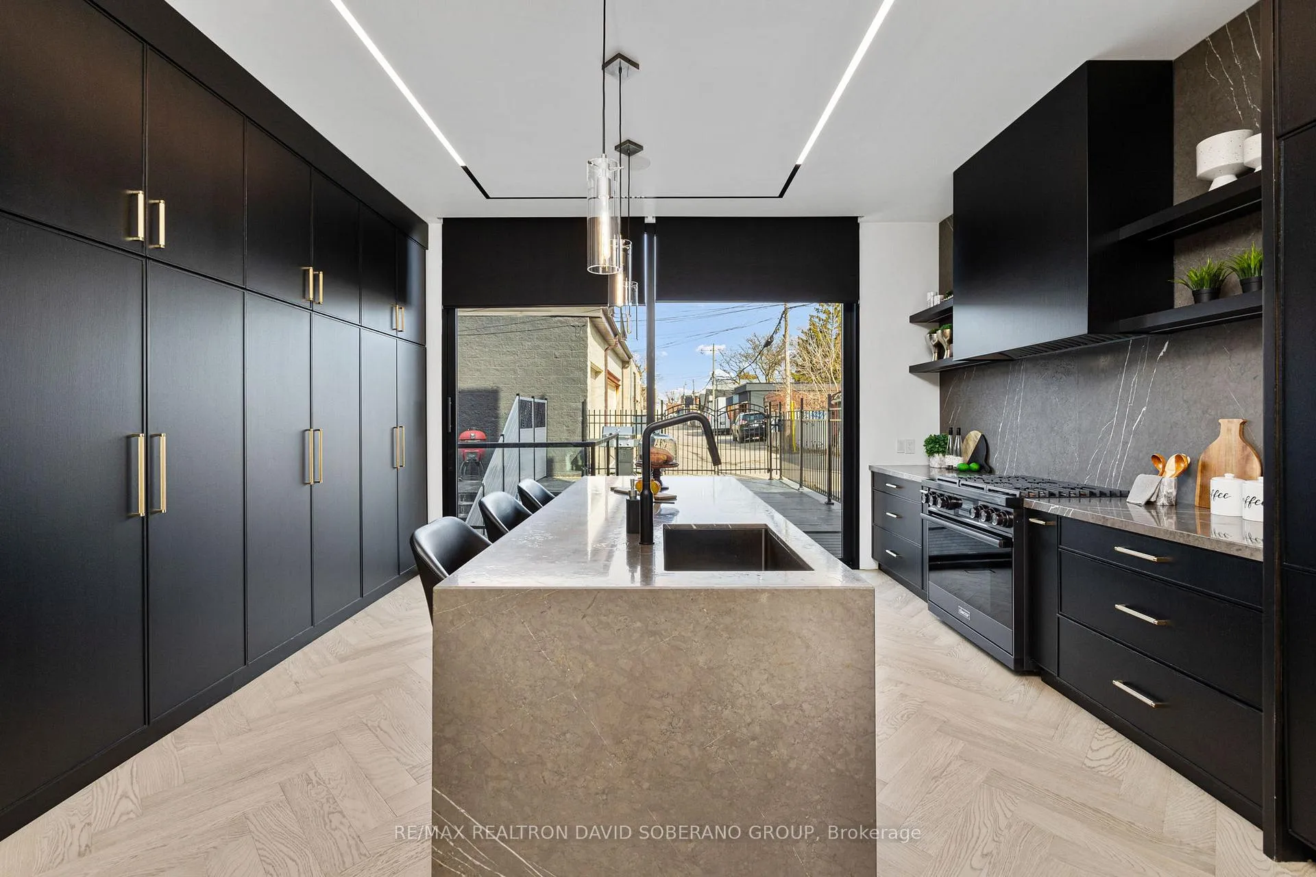 Photo 12 of 102 Ulster Street, Toronto, University — HOMEH