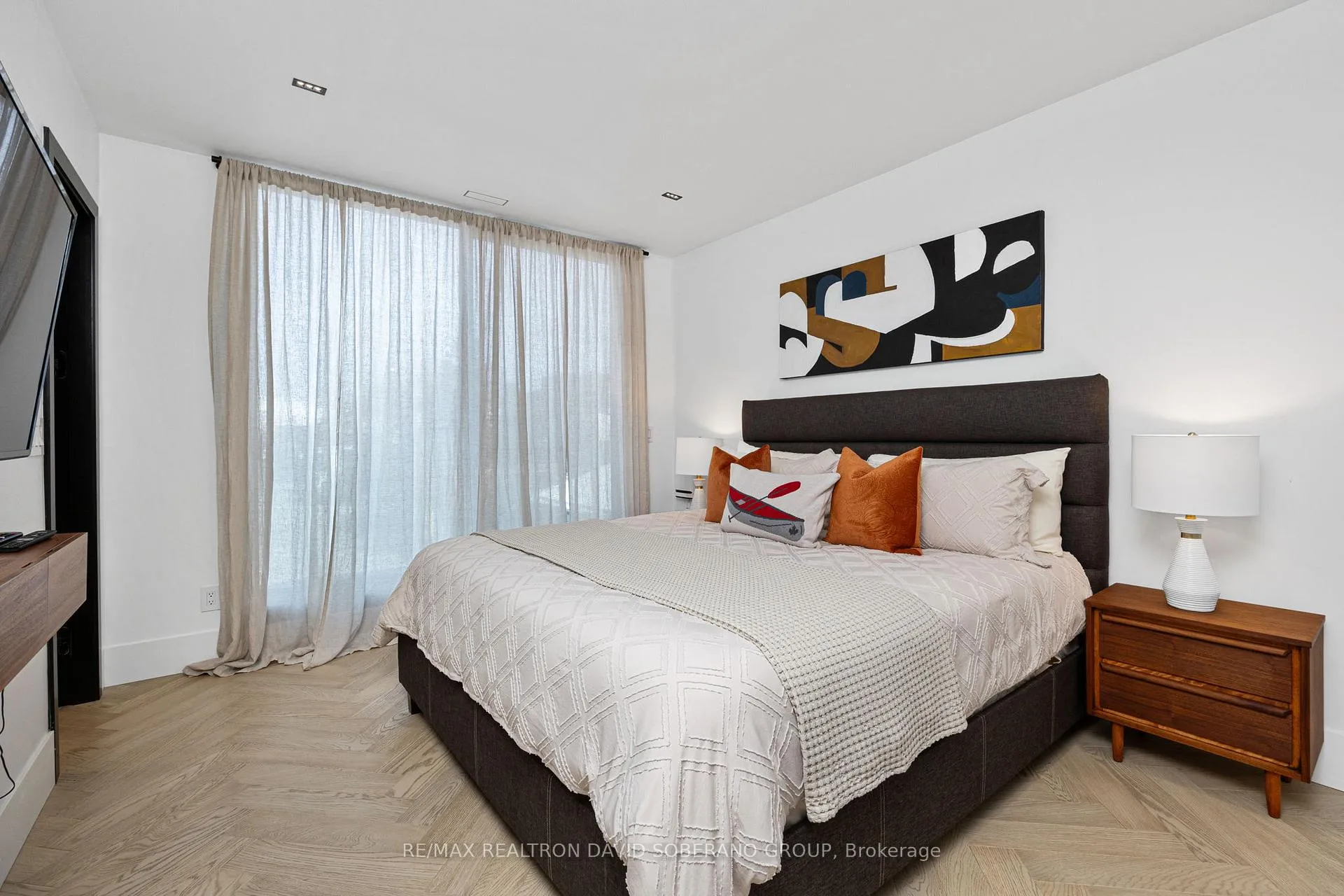 Photo 18 of 102 Ulster Street, Toronto, University — HOMEH