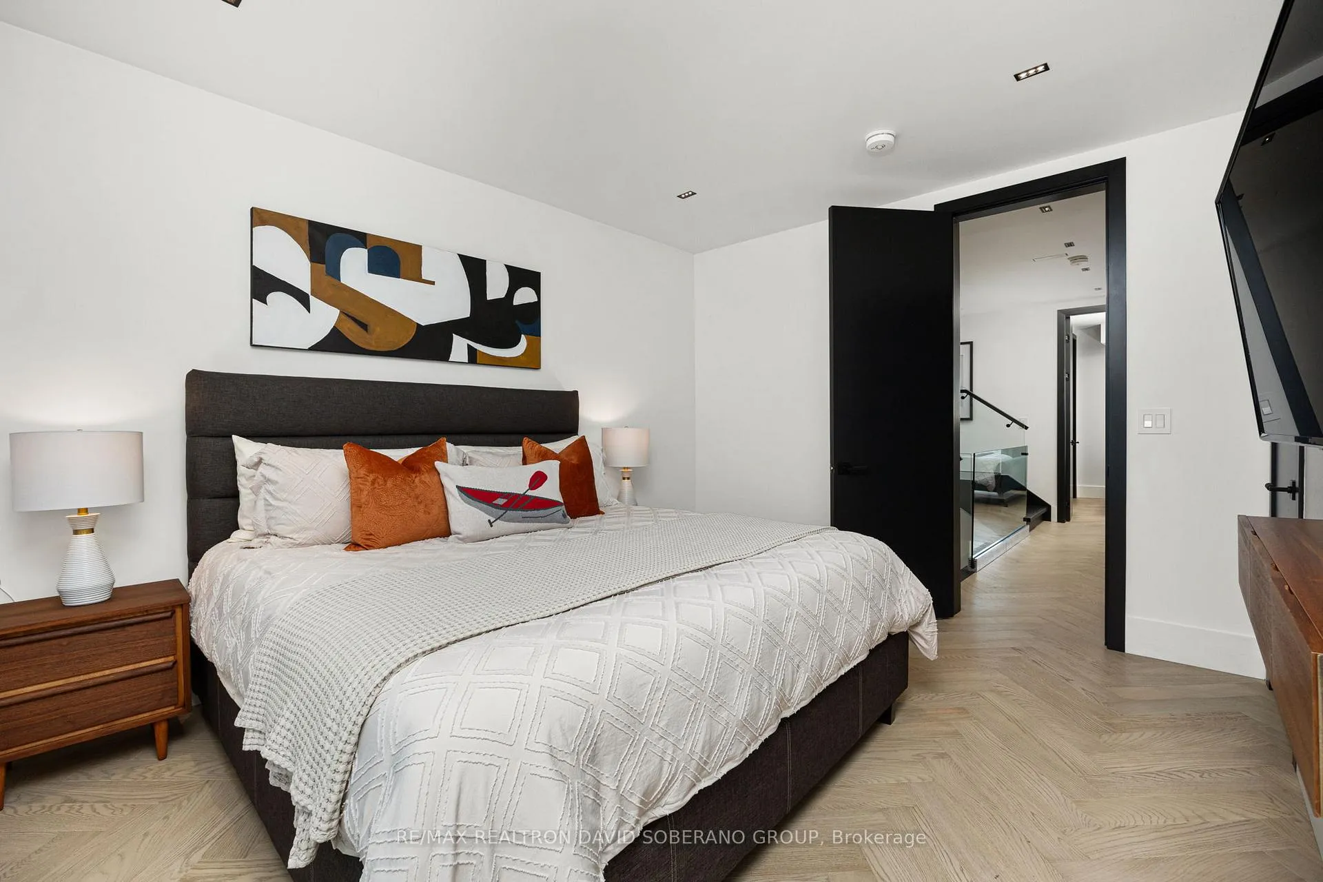Photo 19 of 102 Ulster Street, Toronto, University — HOMEH