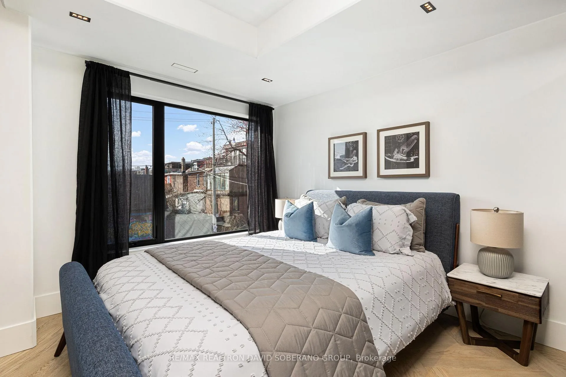 Photo 23 of 102 Ulster Street, Toronto, University — HOMEH