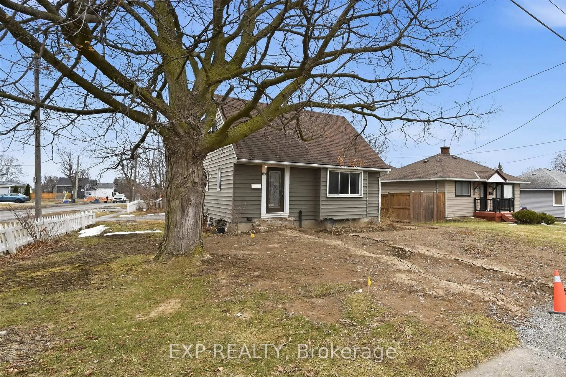 Photo 3 of 70 Whyte Avenue N, Thorold, Thorold Downtown — HOMEH