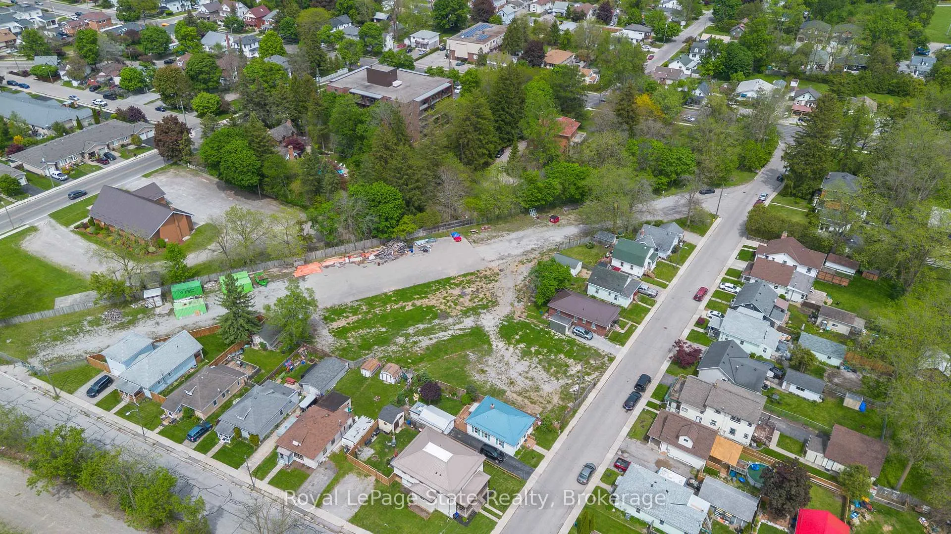 Photo 8 of 9 James Street, Norfolk, Simcoe — HOMEH