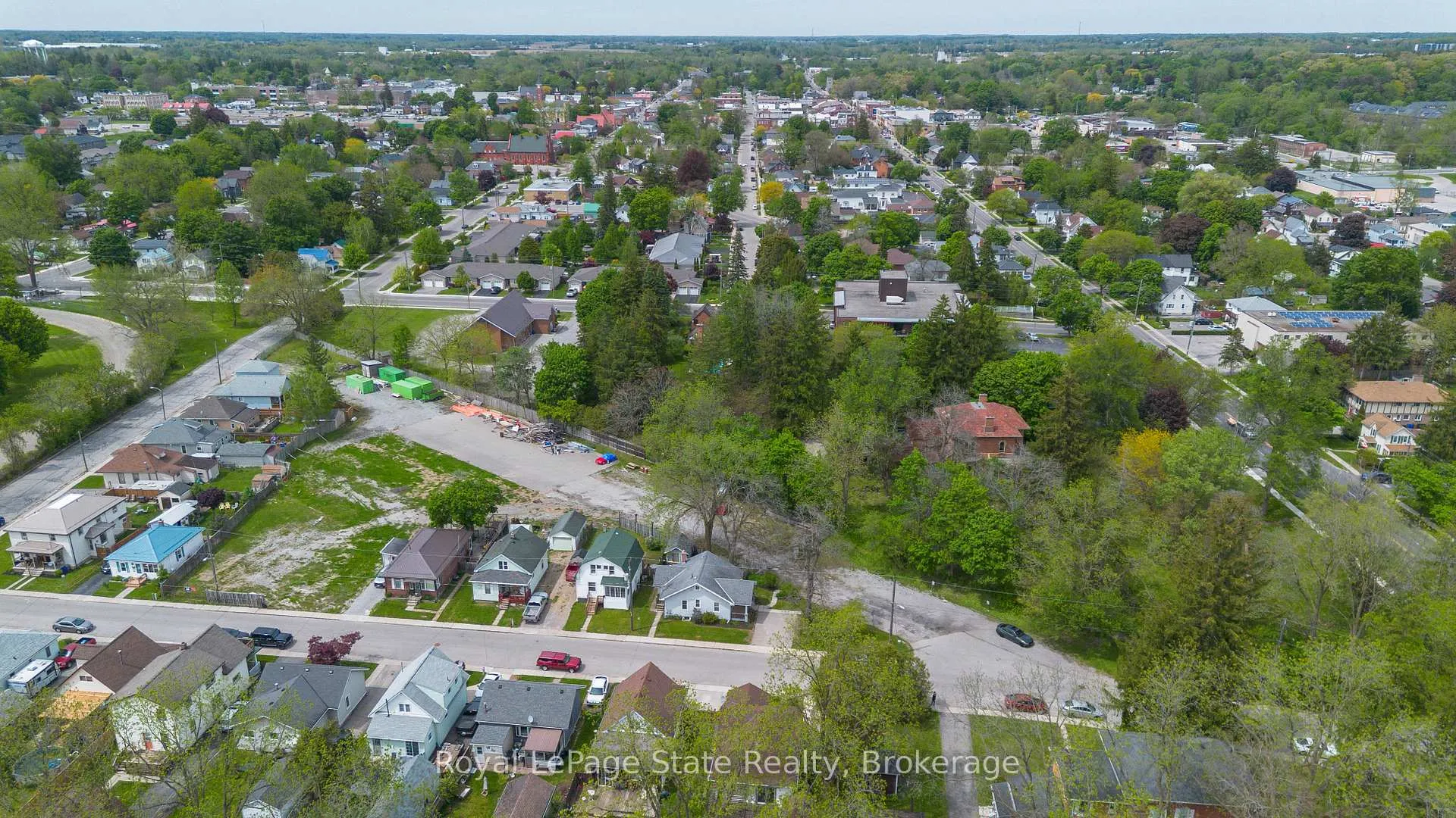Photo 10 of 9 James Street, Norfolk, Simcoe — HOMEH