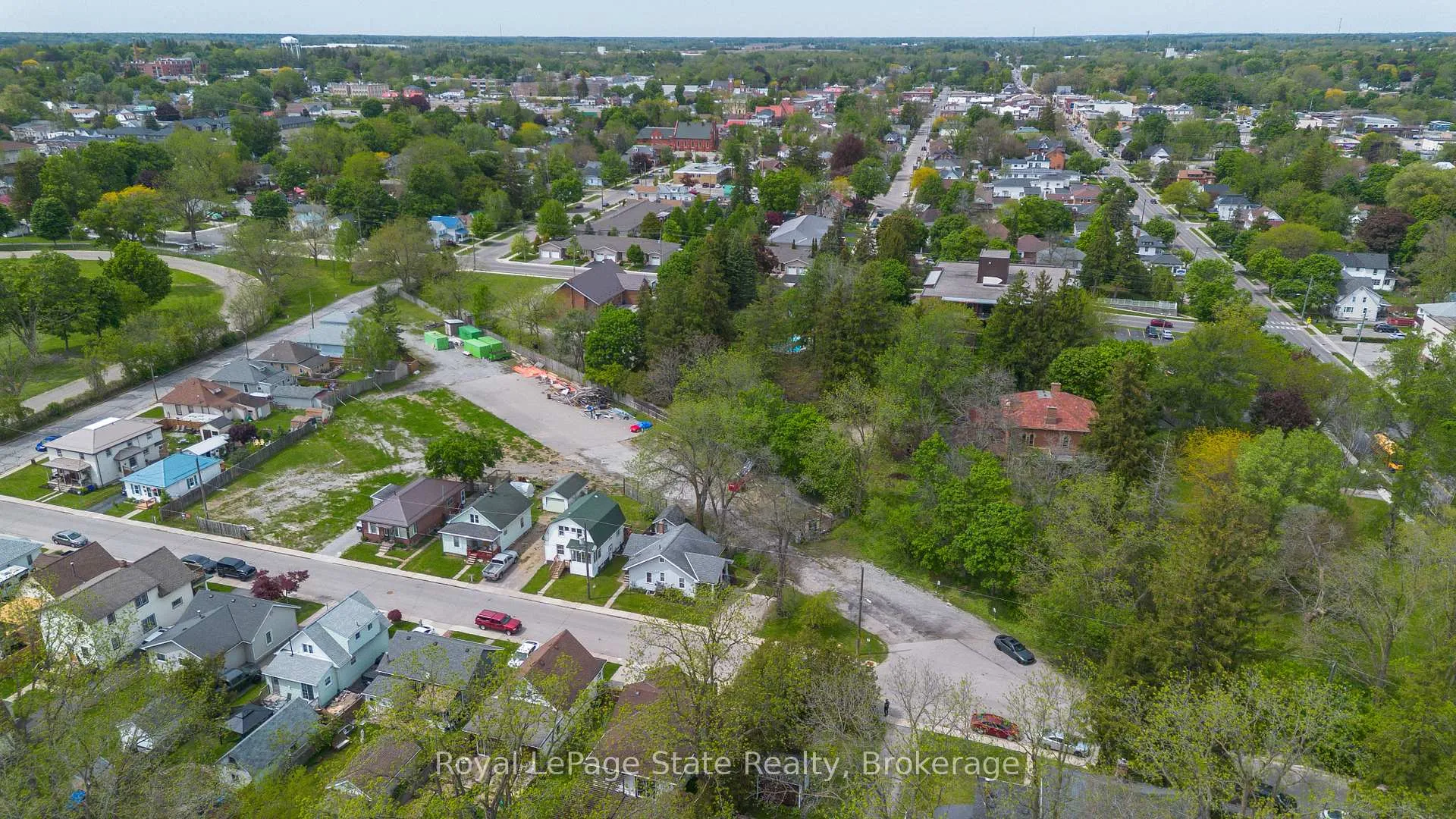 Photo 11 of 9 James Street, Norfolk, Simcoe — HOMEH