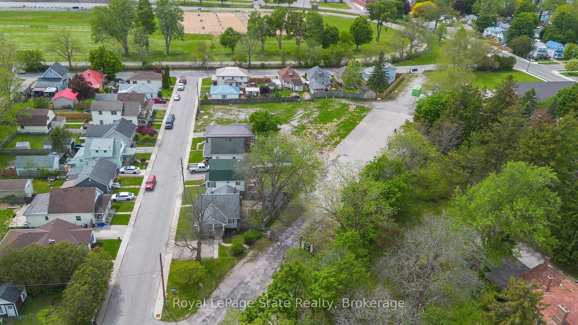 Photo 14 of 9 James Street, Norfolk, Simcoe — HOMEH