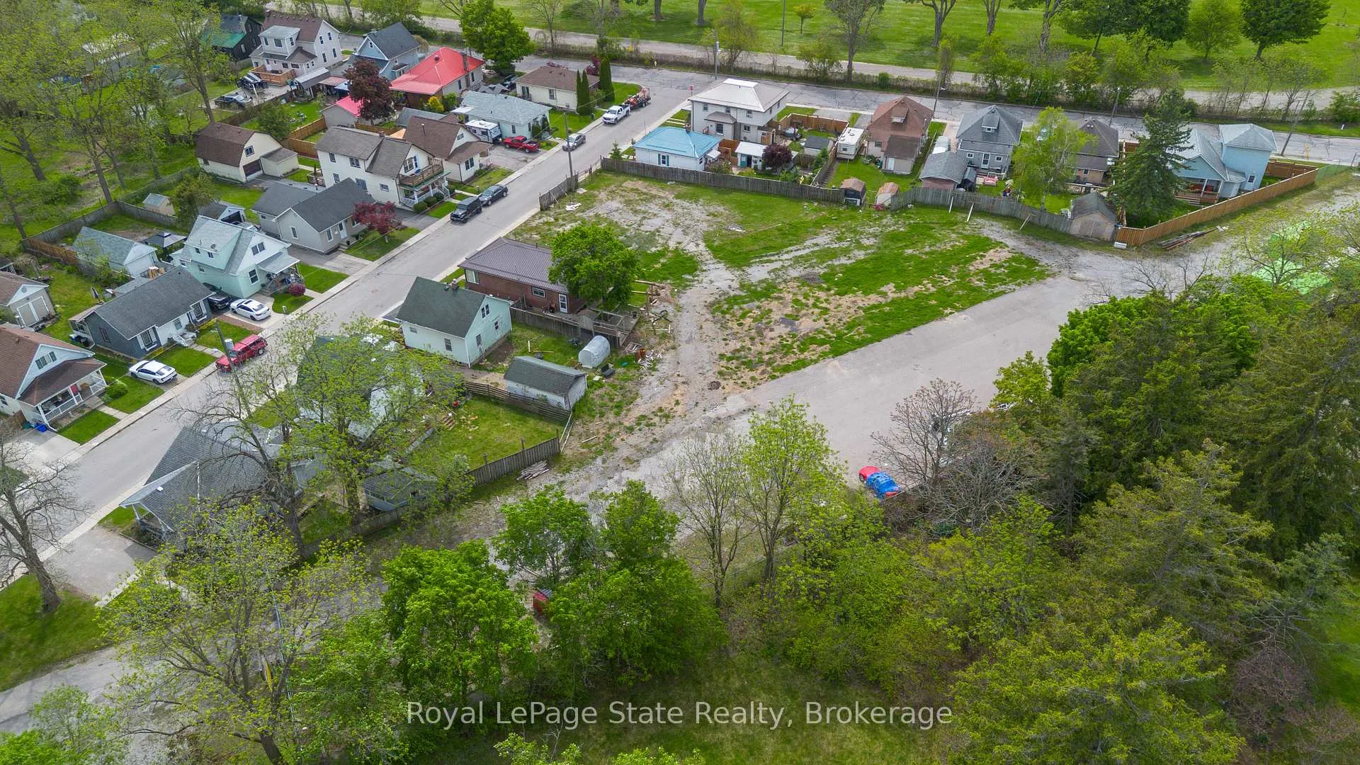 Photo 15 of 9 James Street, Norfolk, Simcoe — HOMEH