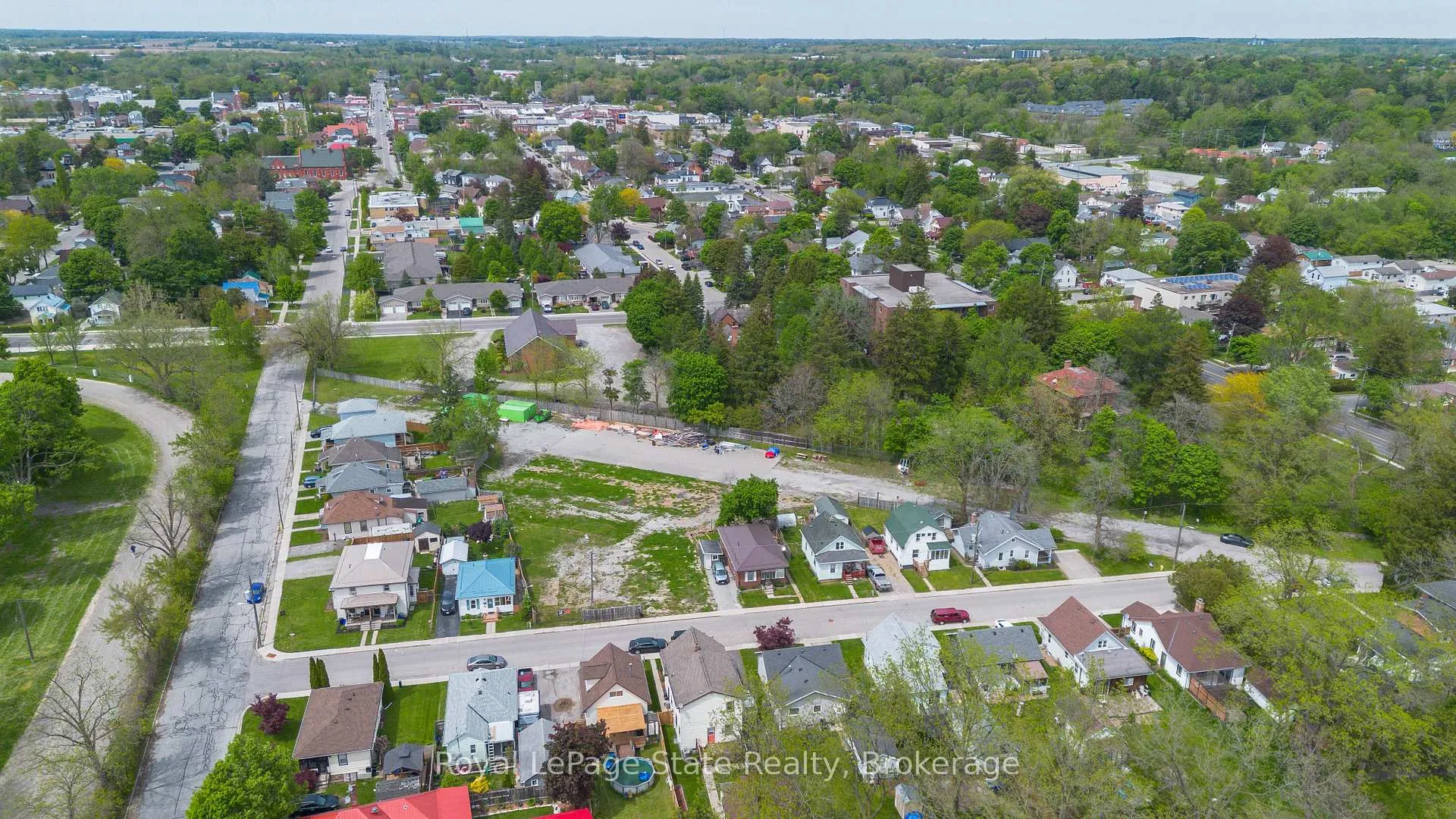 Photo 23 of 9 James Street, Norfolk, Simcoe — HOMEH