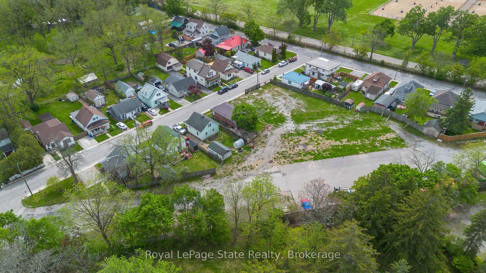 Photo 25 of 9 James Street, Norfolk, Simcoe — HOMEH