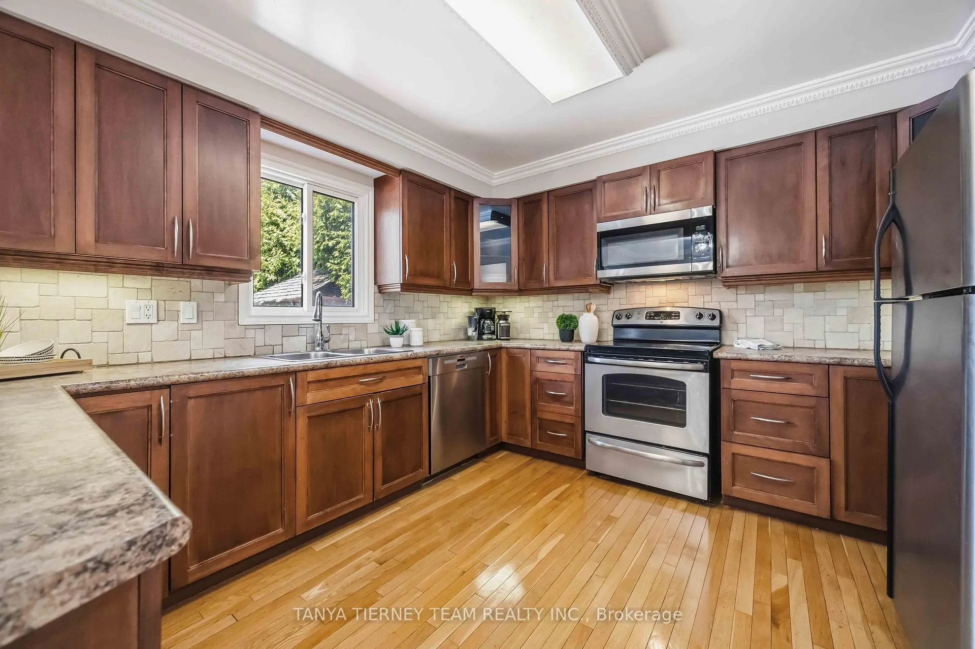 Photo 13 of 24 Fernway Crescent, Whitby, Pringle Creek — HOMEH