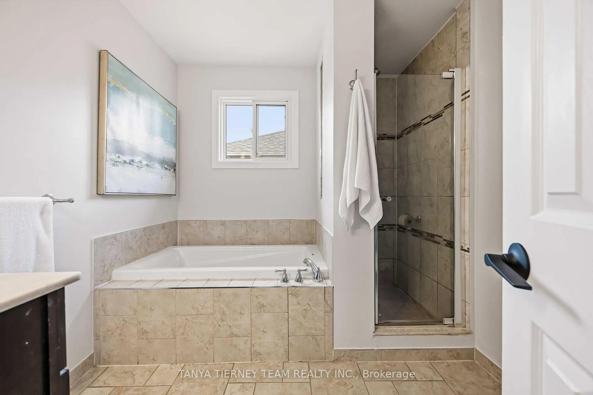 Photo 28 of 24 Fernway Crescent, Whitby, Pringle Creek — HOMEH
