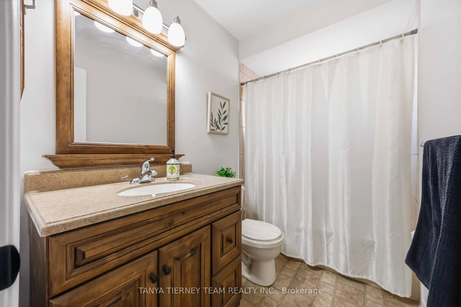 Photo 35 of 24 Fernway Crescent, Whitby, Pringle Creek — HOMEH