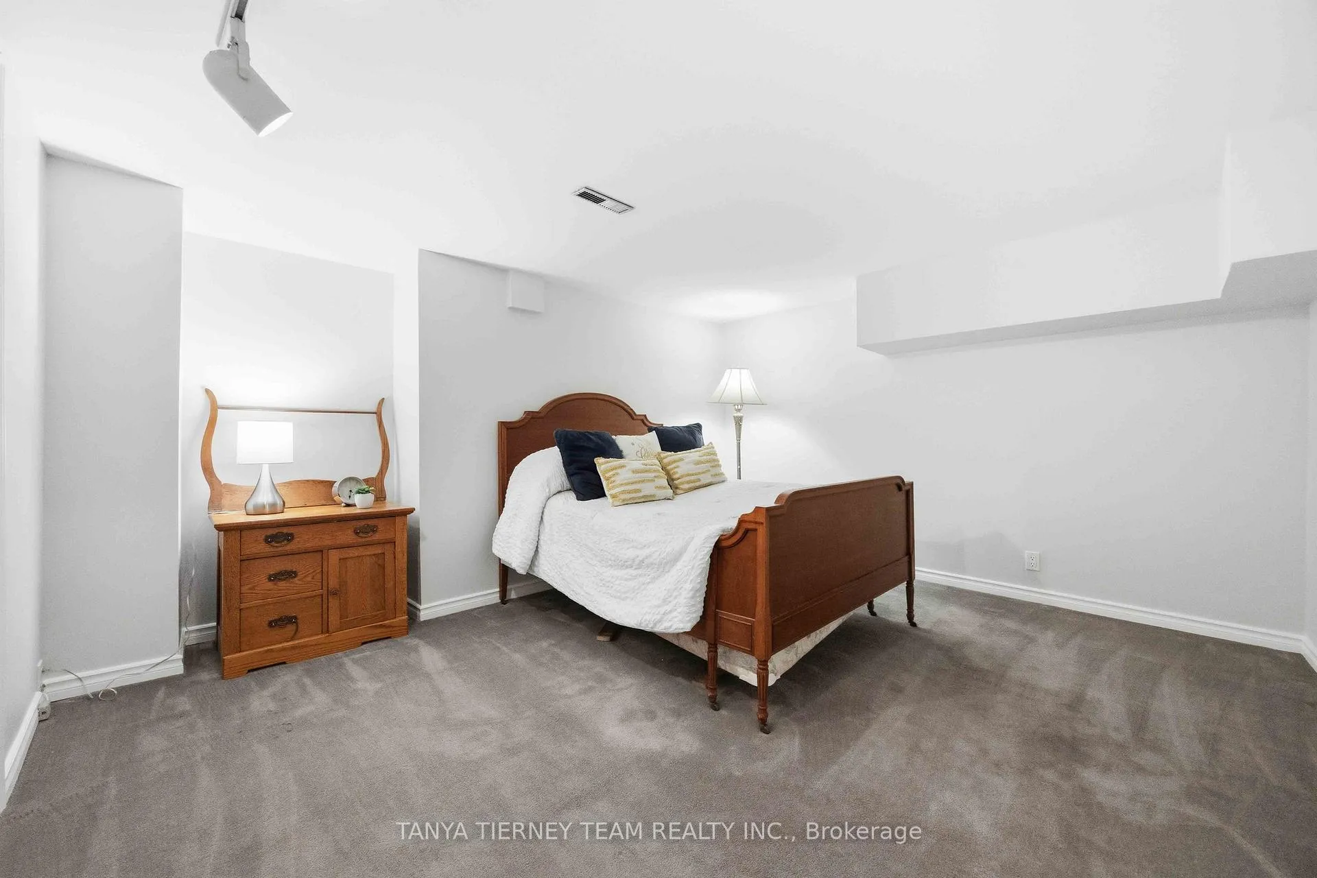 Photo 44 of 24 Fernway Crescent, Whitby, Pringle Creek — HOMEH
