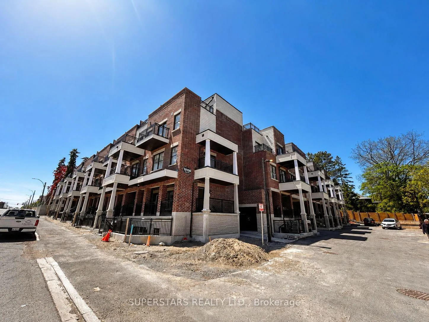 Front of Unit 207, 15100 Yonge Street