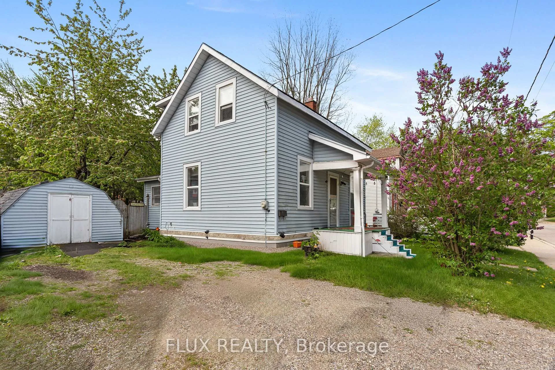 Photo 2 of 21 Brant Street, Stratford — HOMEH