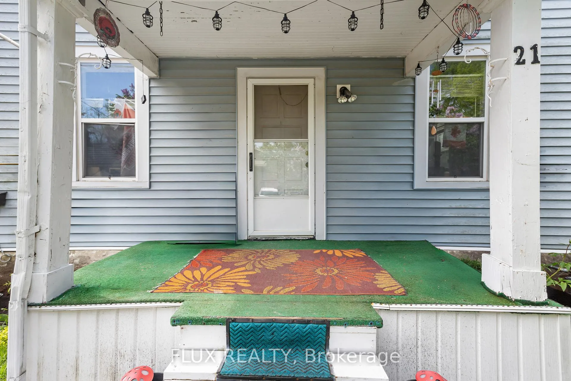 Photo 4 of 21 Brant Street, Stratford — HOMEH