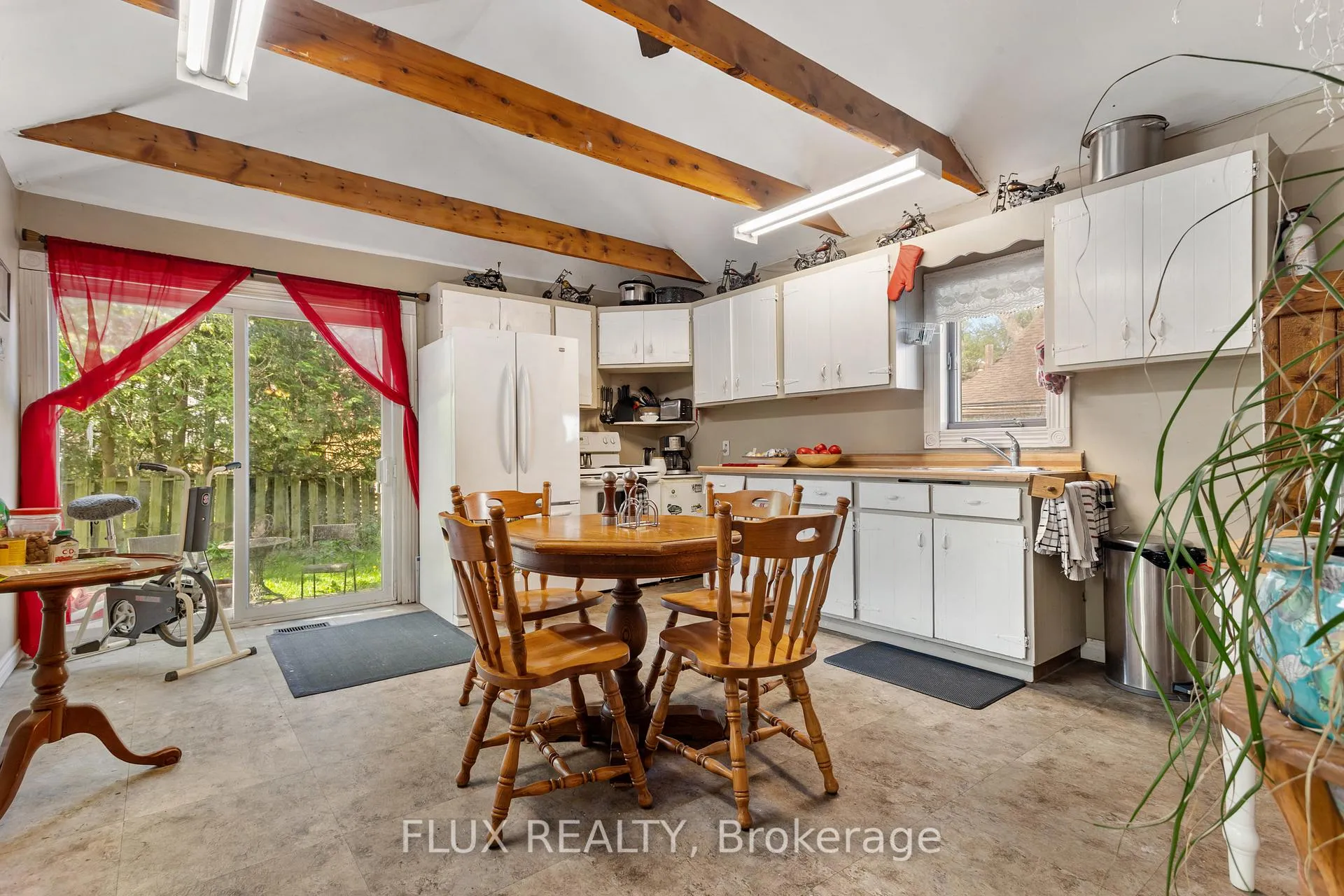 Photo 16 of 21 Brant Street, Stratford — HOMEH