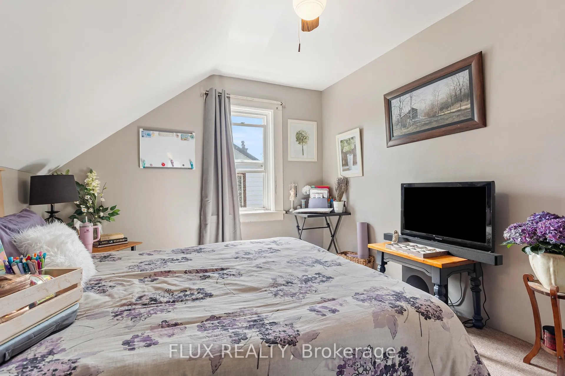 Photo 23 of 21 Brant Street, Stratford — HOMEH