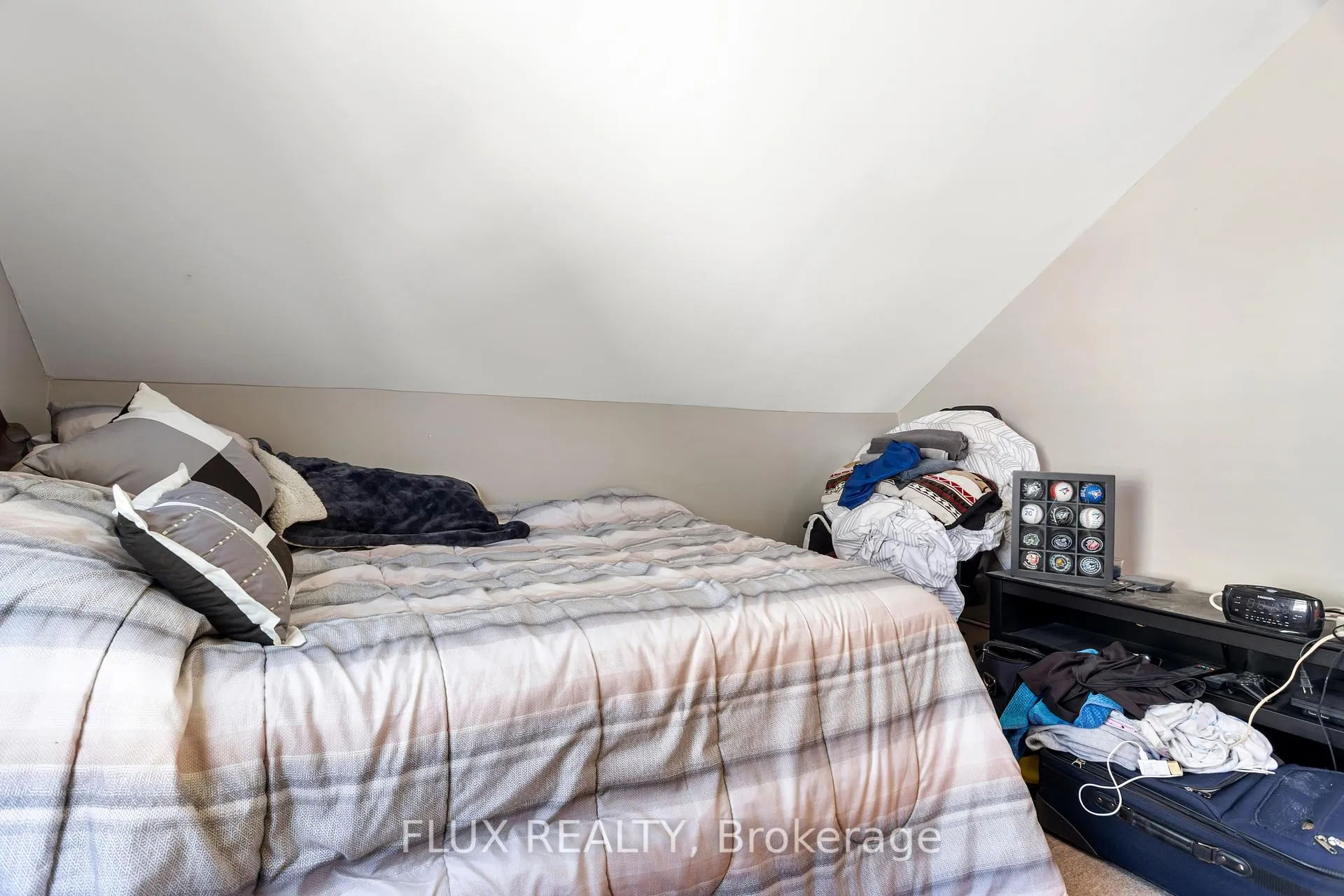 Photo 26 of 21 Brant Street, Stratford — HOMEH