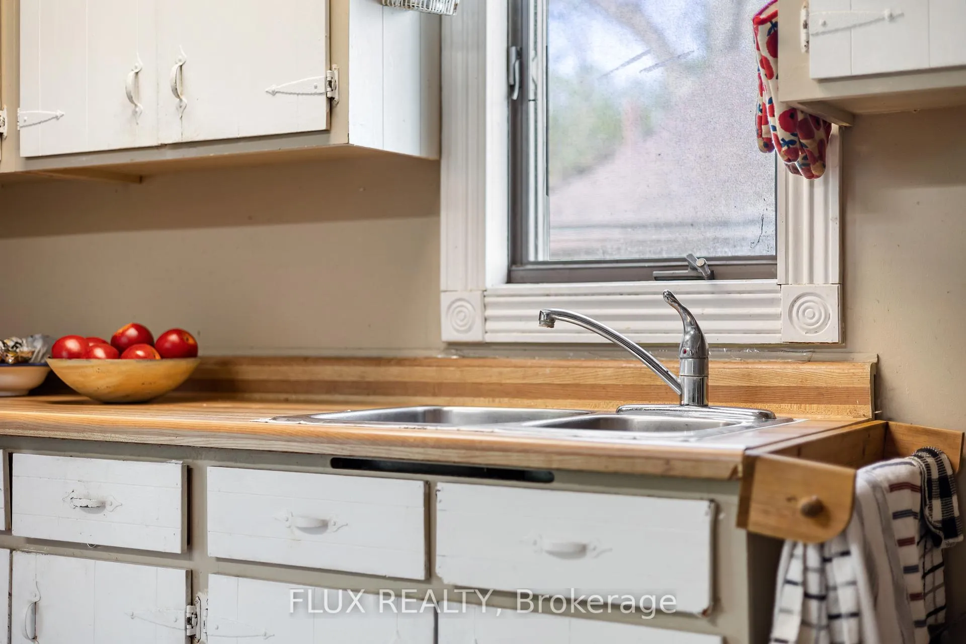 Photo 30 of 21 Brant Street, Stratford — HOMEH