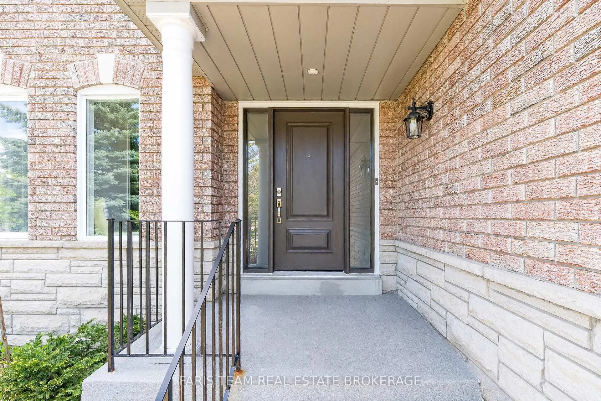 Photo 4 of 23 Bluewater Trail, Barrie, Bayshore — HOMEH