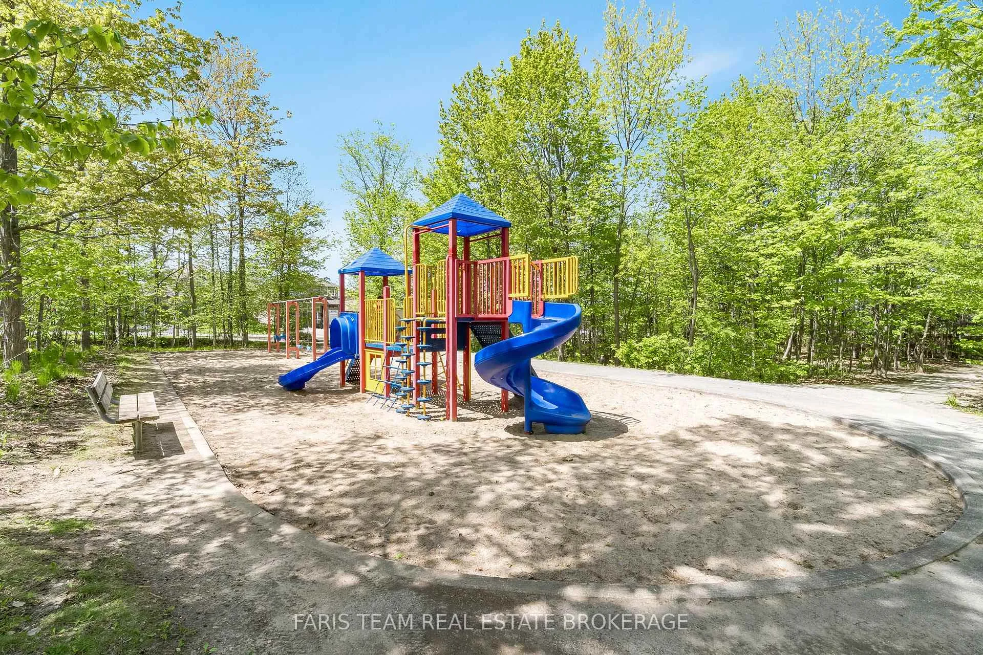 Photo 50 of 23 Bluewater Trail, Barrie, Bayshore — HOMEH