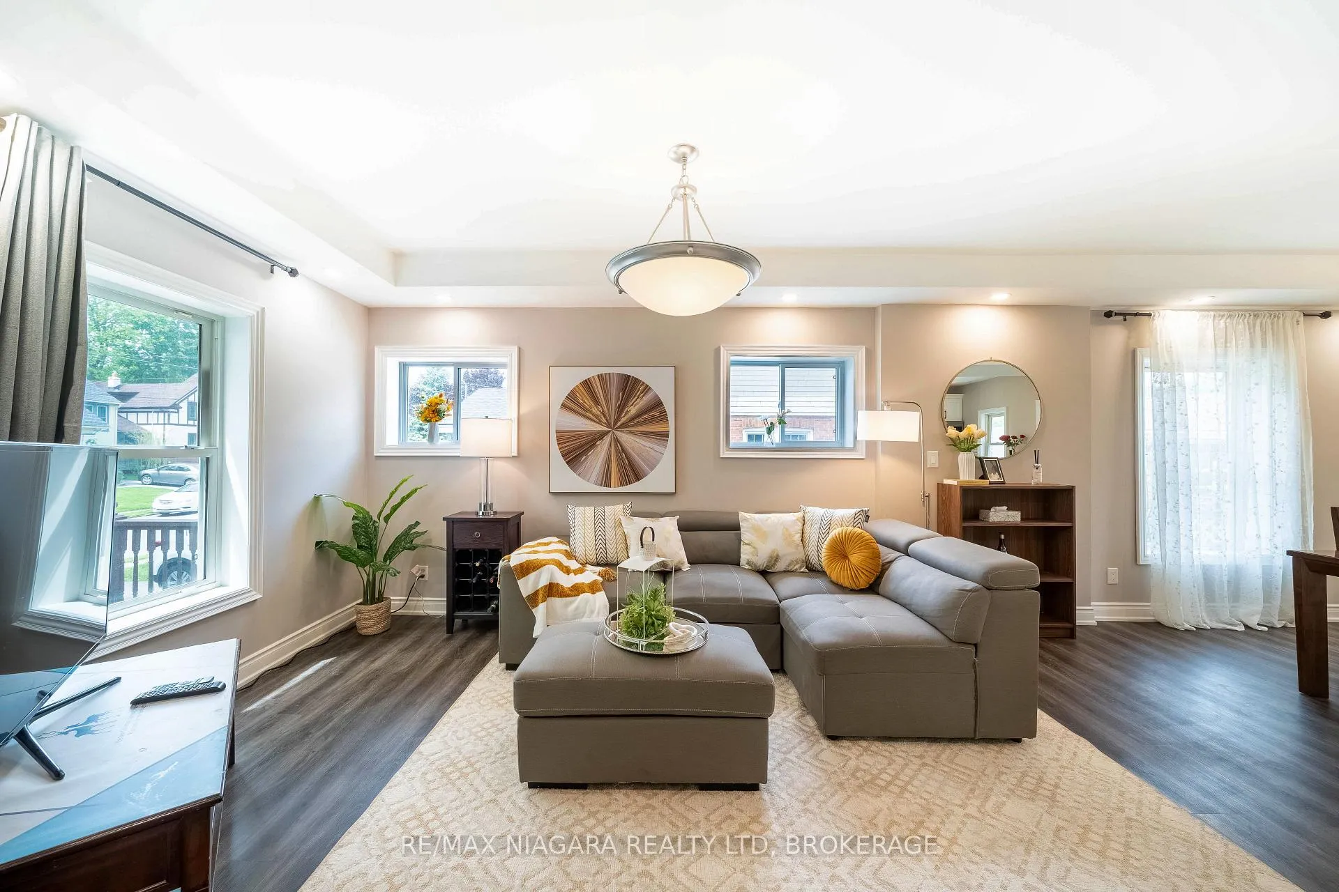 Photo 12 of 6238 Pine Grove Avenue, Niagara Falls, Dorchester — HOMEH