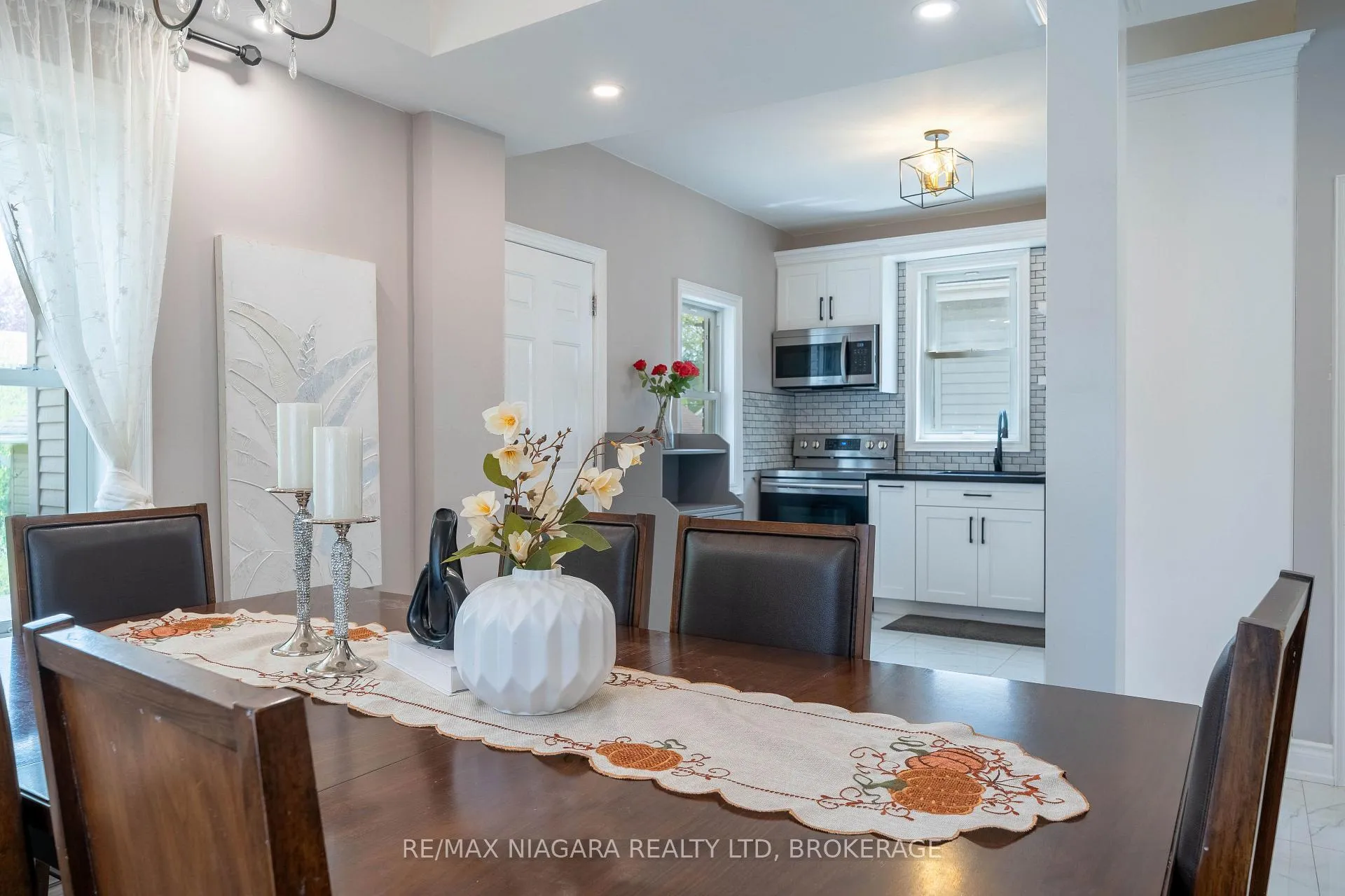 Photo 19 of 6238 Pine Grove Avenue, Niagara Falls, Dorchester — HOMEH