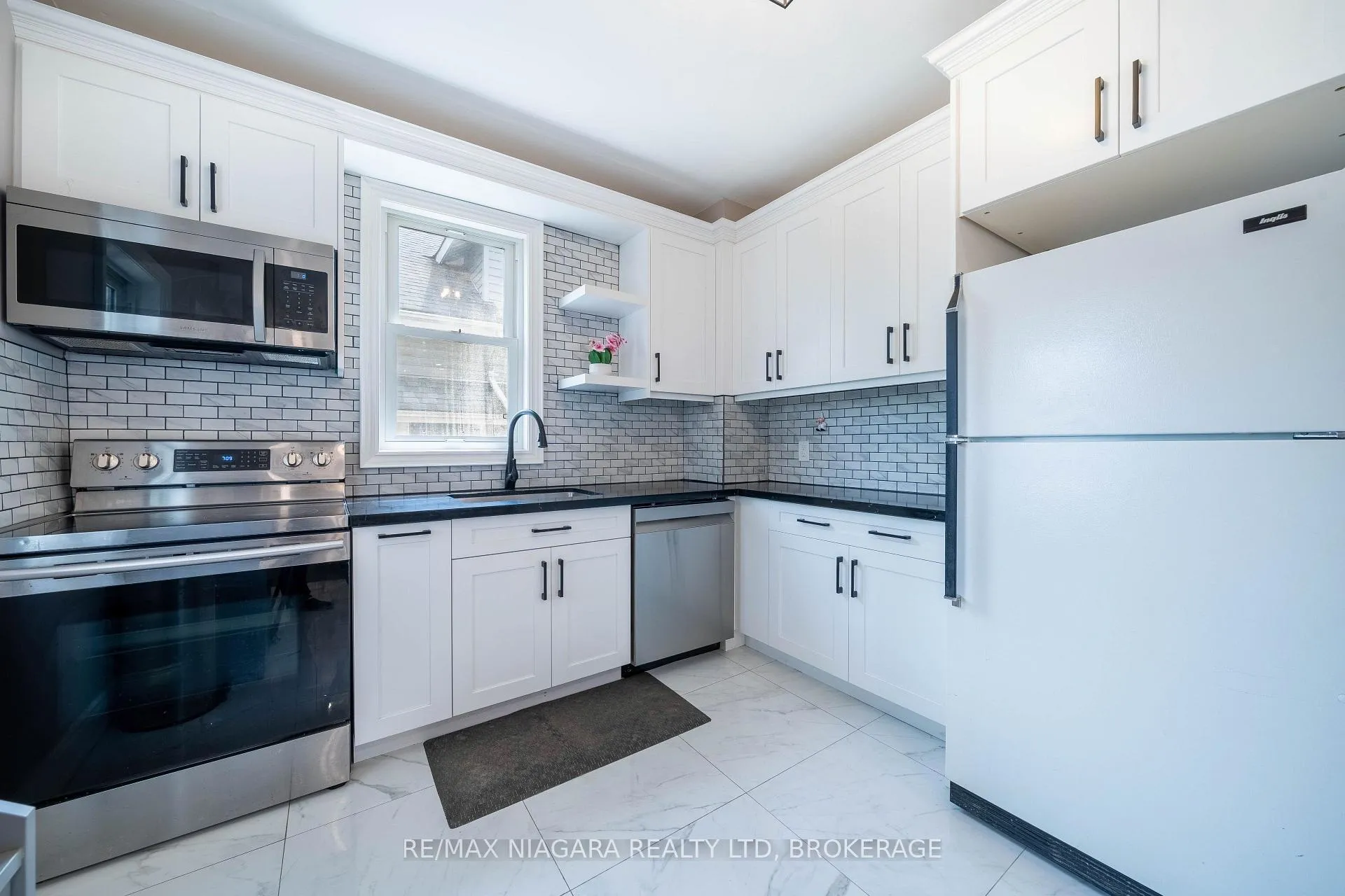 Photo 23 of 6238 Pine Grove Avenue, Niagara Falls, Dorchester — HOMEH
