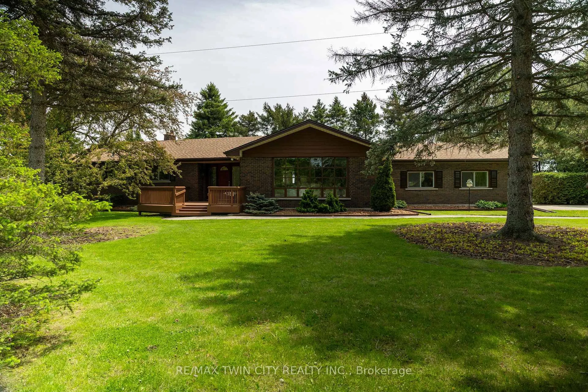 Photo 3 of 424 German School Road, Brant, South Dumfries — HOMEH