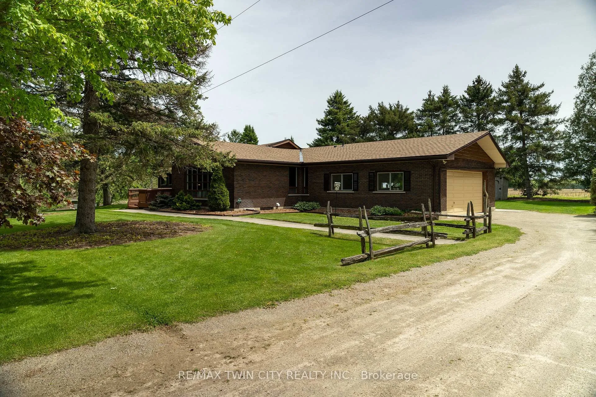 Photo 4 of 424 German School Road, Brant, South Dumfries — HOMEH