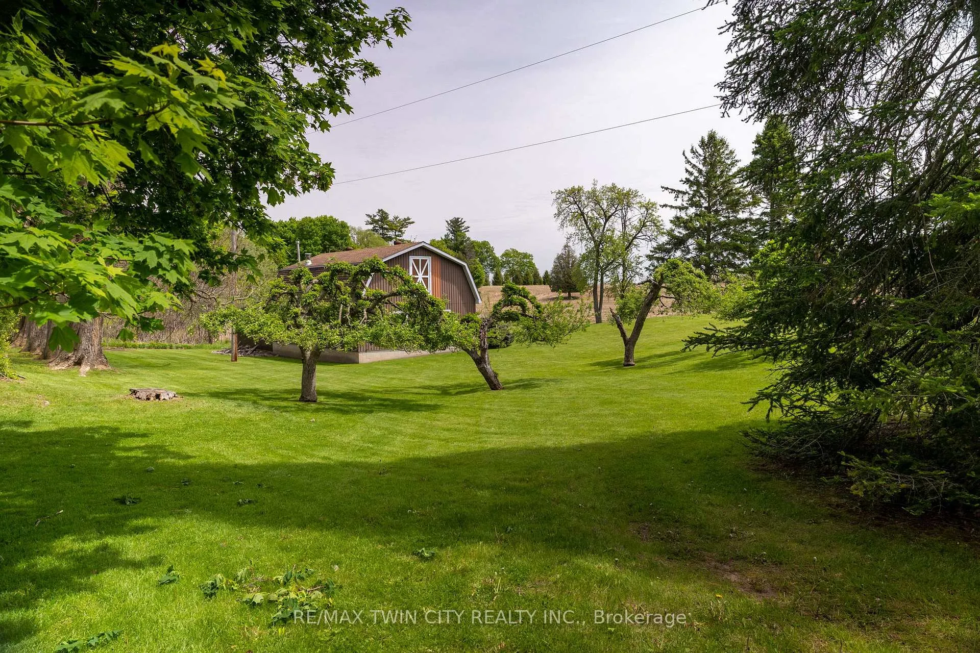 Photo 5 of 424 German School Road, Brant, South Dumfries — HOMEH
