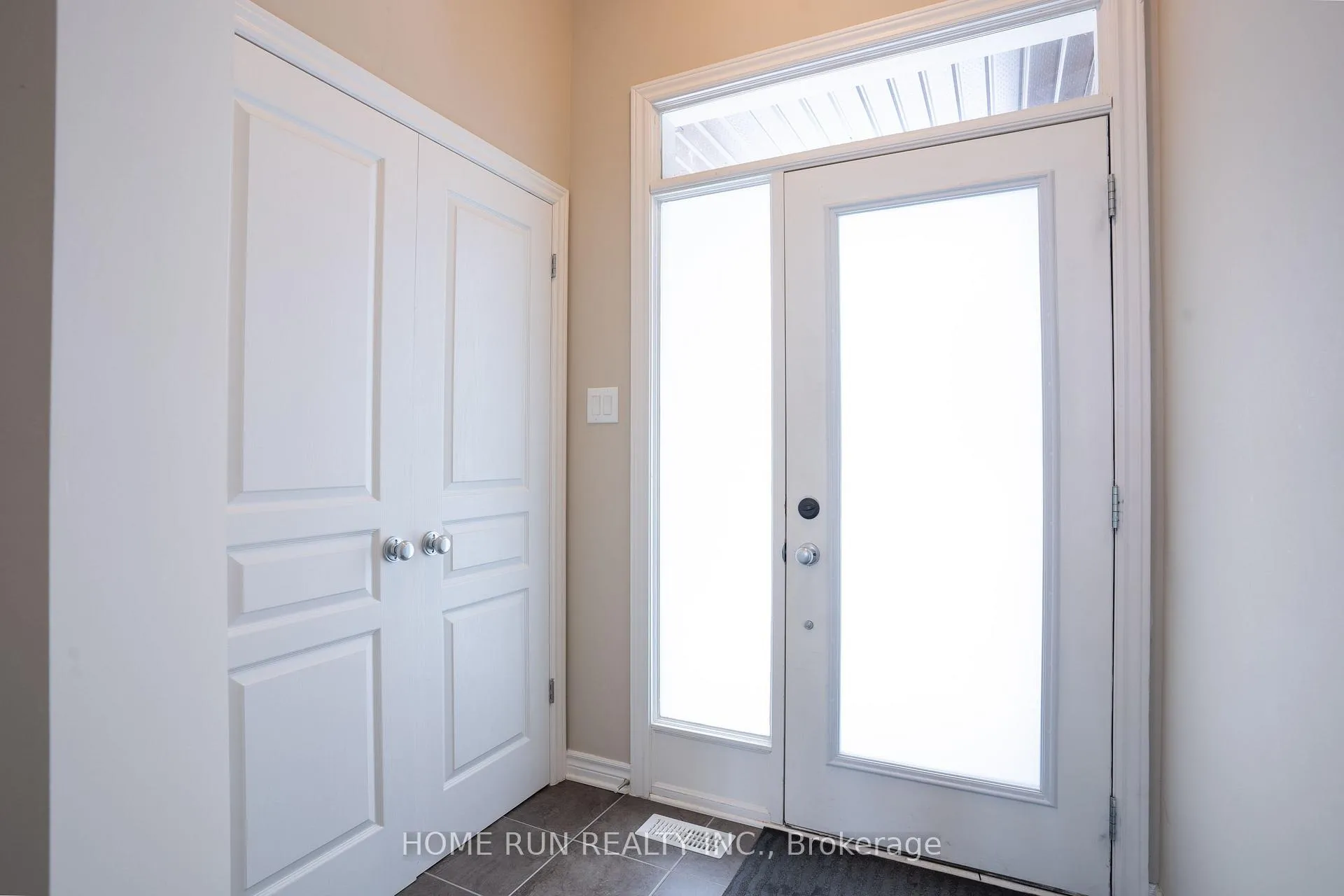 Photo 2 of 914 Fletcher Circle, Ottawa, Kanata - Kanata Lakes/Heritage Hills — HOMEH