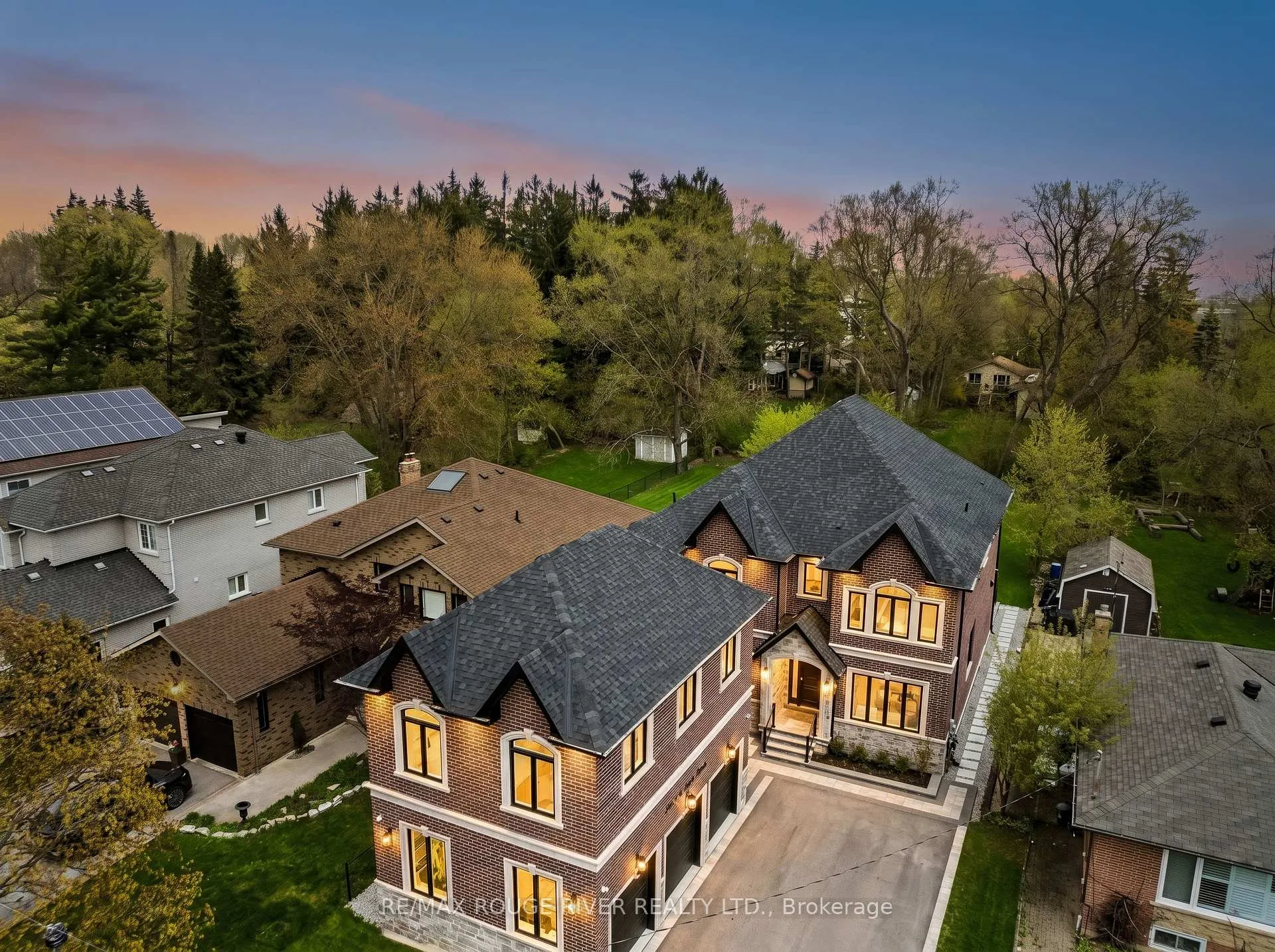 Photo 4 of 1411 Old Forest Road, Pickering, Woodlands — HOMEH
