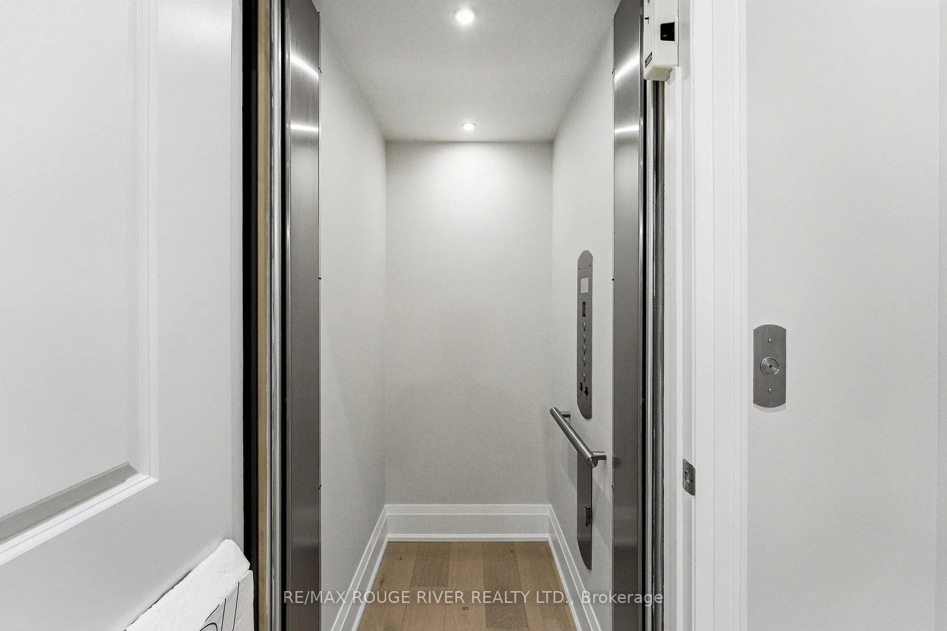 Photo 24 of 1411 Old Forest Road, Pickering, Woodlands — HOMEH