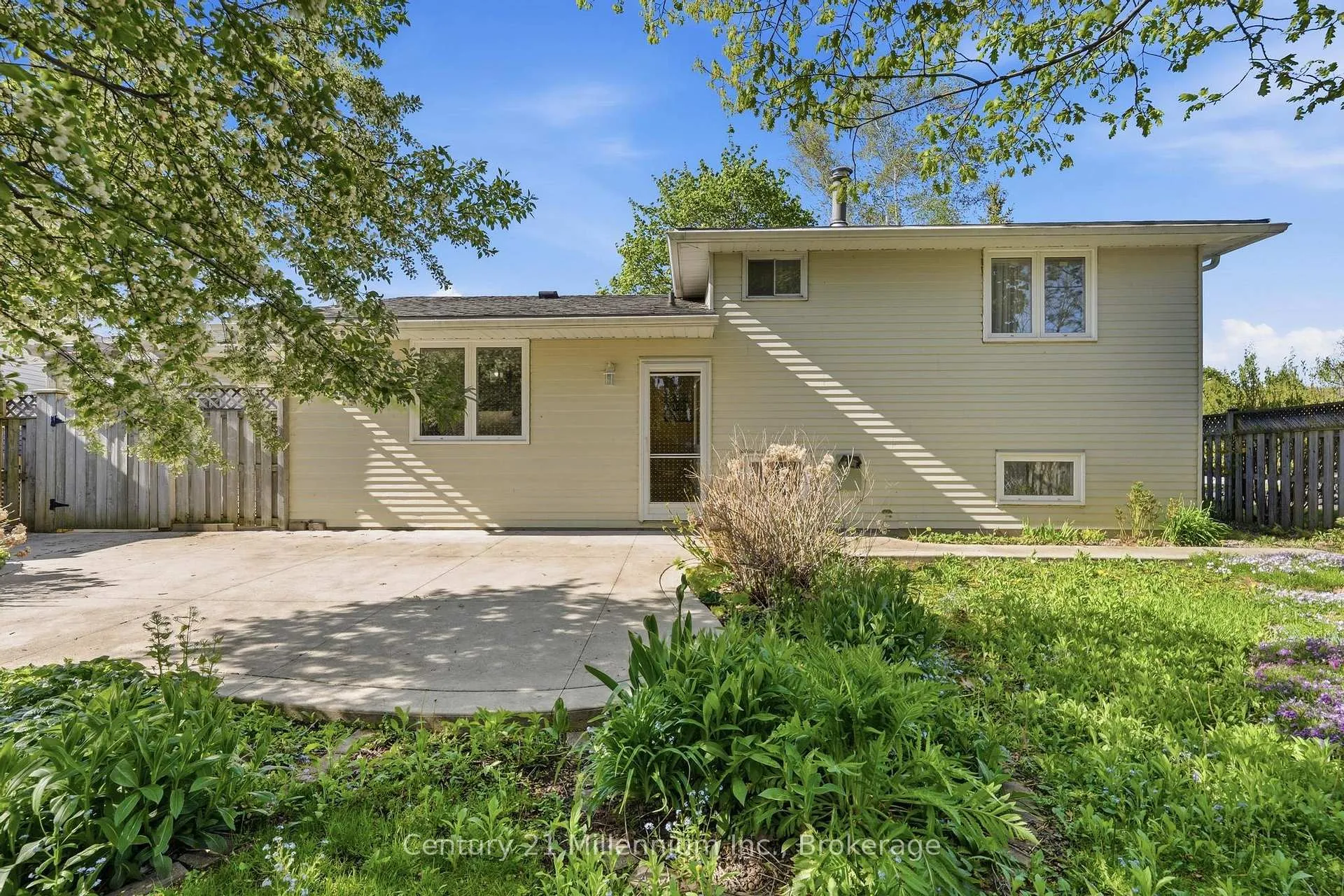 Photo 5 of 553 Scott Street, Kincardine — HOMEH